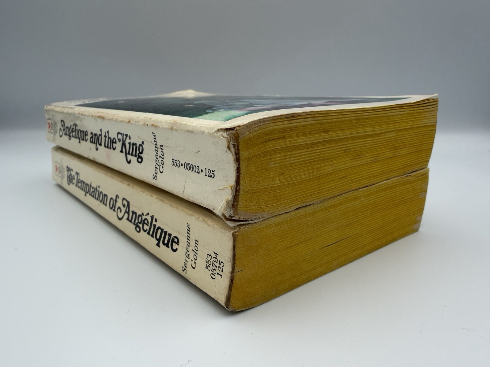 Vintage ANGELIQUE By Sergeanne Golon, The King, Temptation, 2 Paperbacks 1971
