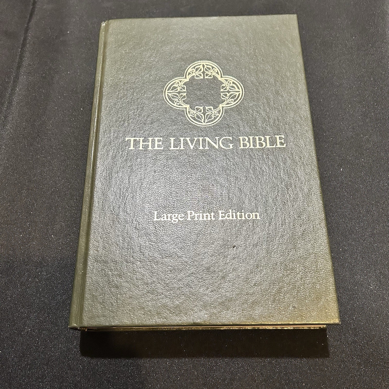 1971 The Living Bible: Paraphrased: Large Print Red Letter Edition Hardcover