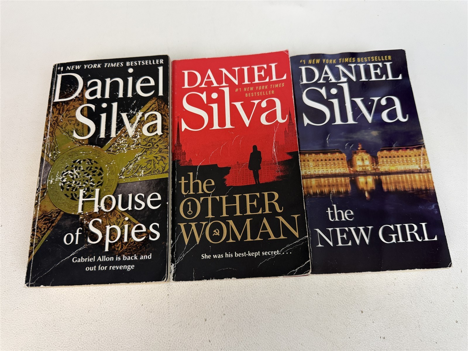 Daniel Silva Lot 22 Paperbacks including 19 Gabriel Allon series