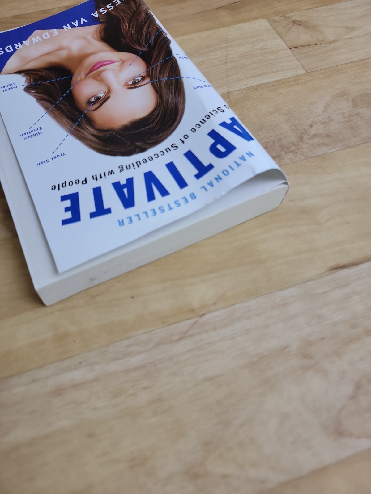 Captivate by Vanessa Van Edwards Trade Paperback Communication & Social Skills