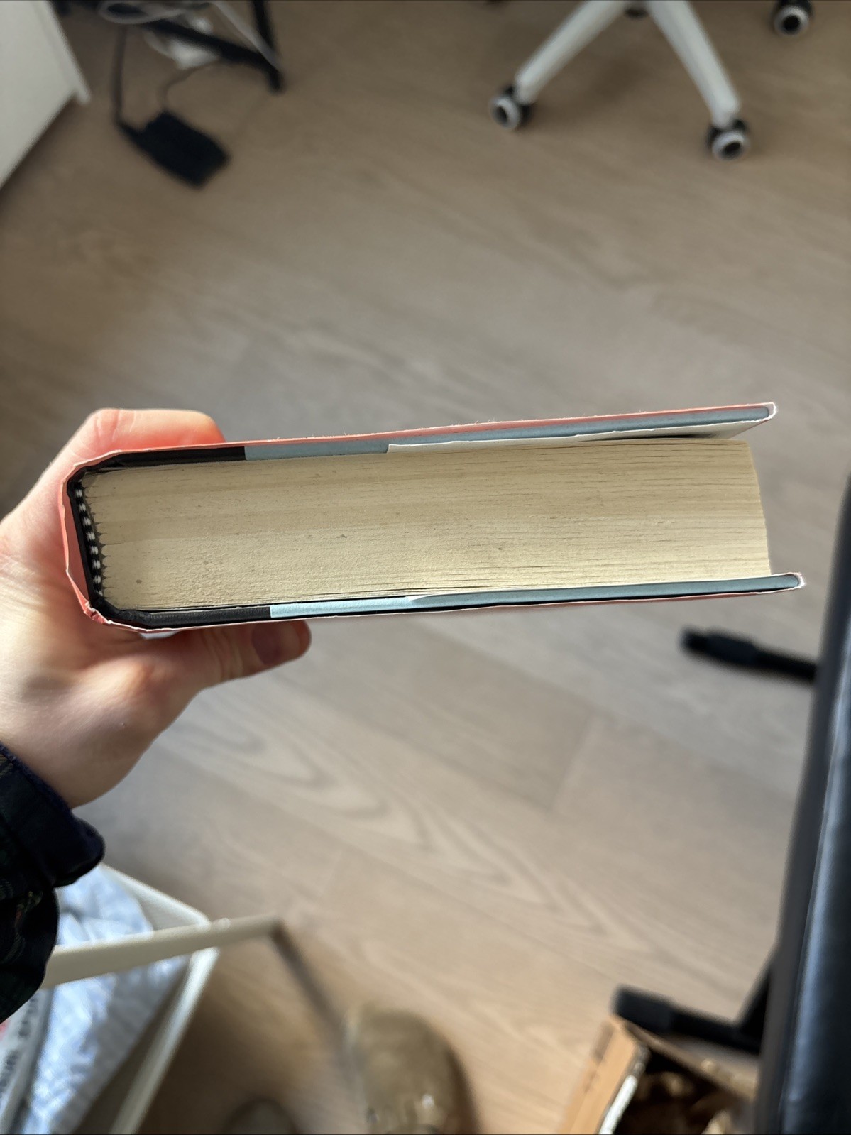 Lessons In Chemistry Bonnie Garmus Hard Cover Book