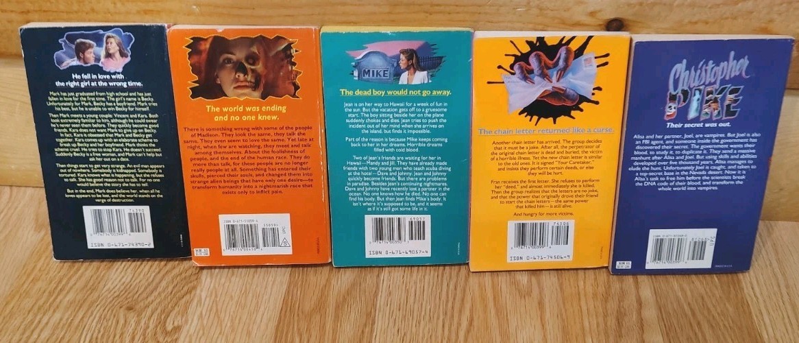 CHRISTOPHER PIKE 25 DIFFERENT BOOKS SPOOKSVILLE 1ST PRINTINGS BOX SET YA HORROR