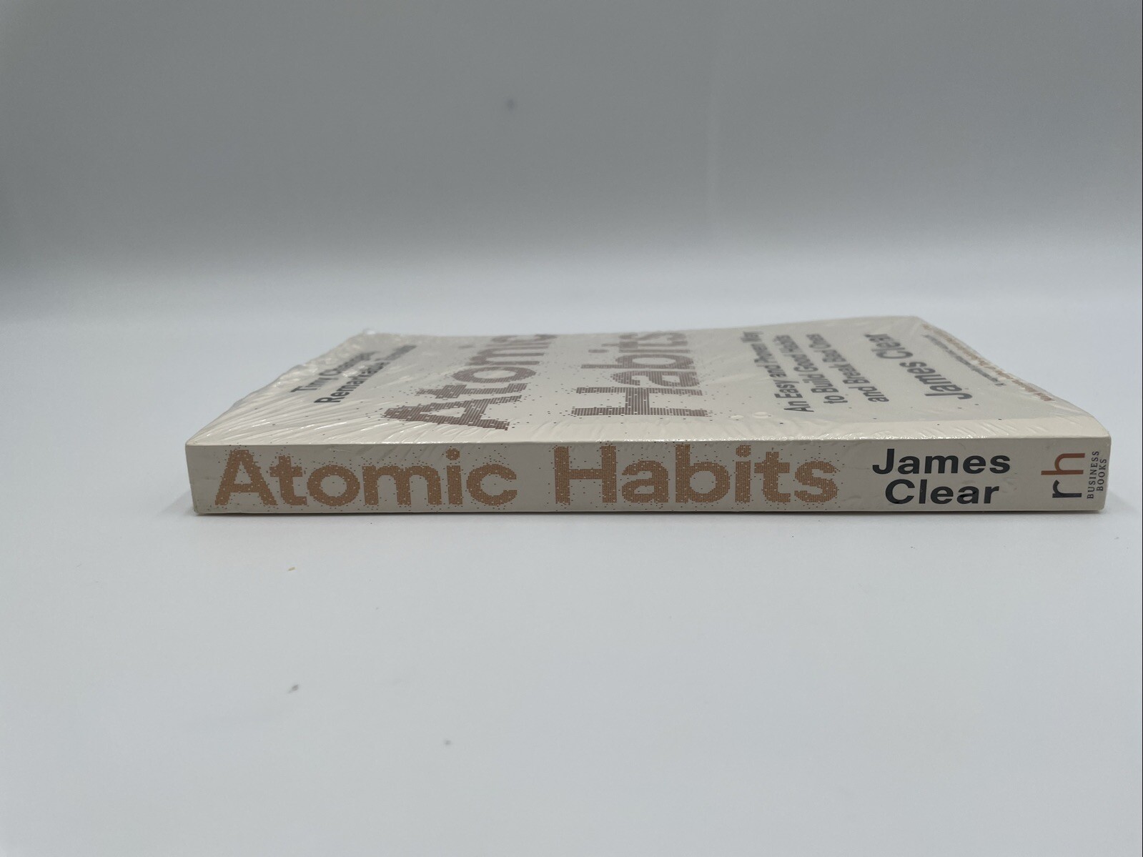 Atomic Habits by James Clear Build Good Habits & Break Bad Ones Paperback Sealed
