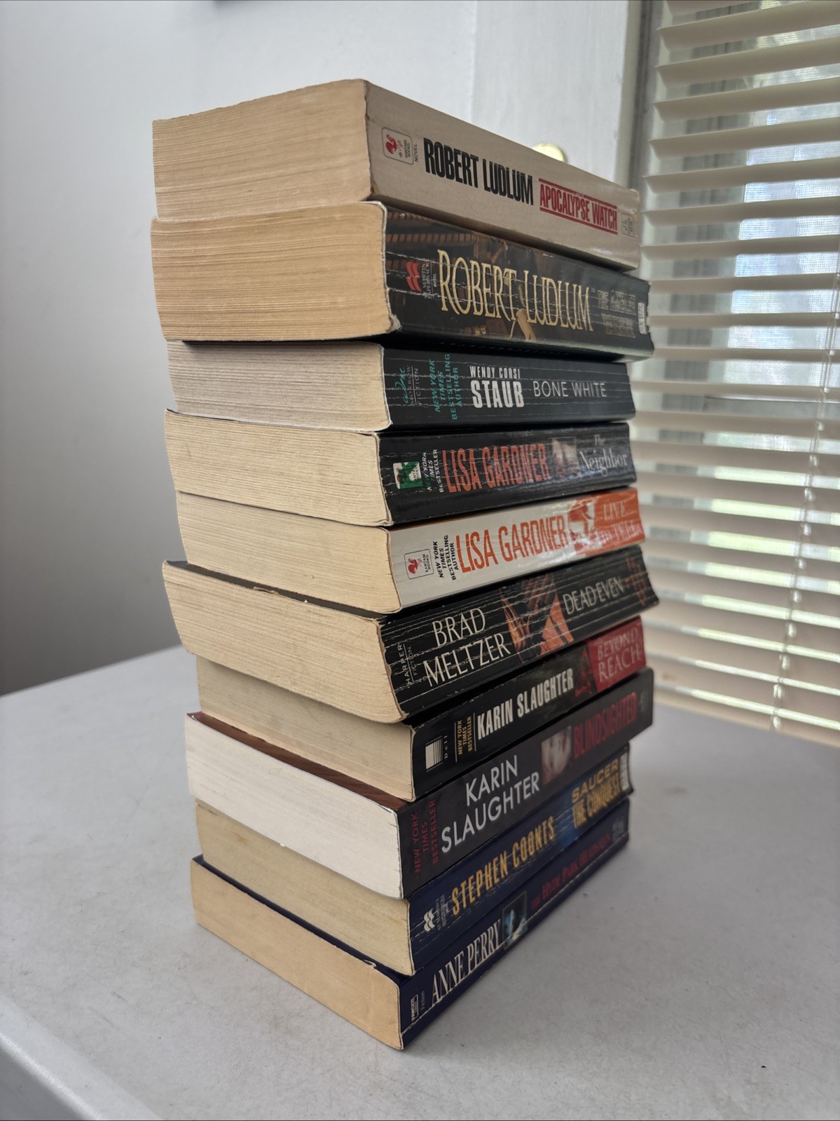 Lot of 10 – Mystery and Thrillers – Mixed Authors – FREE SHIPPING