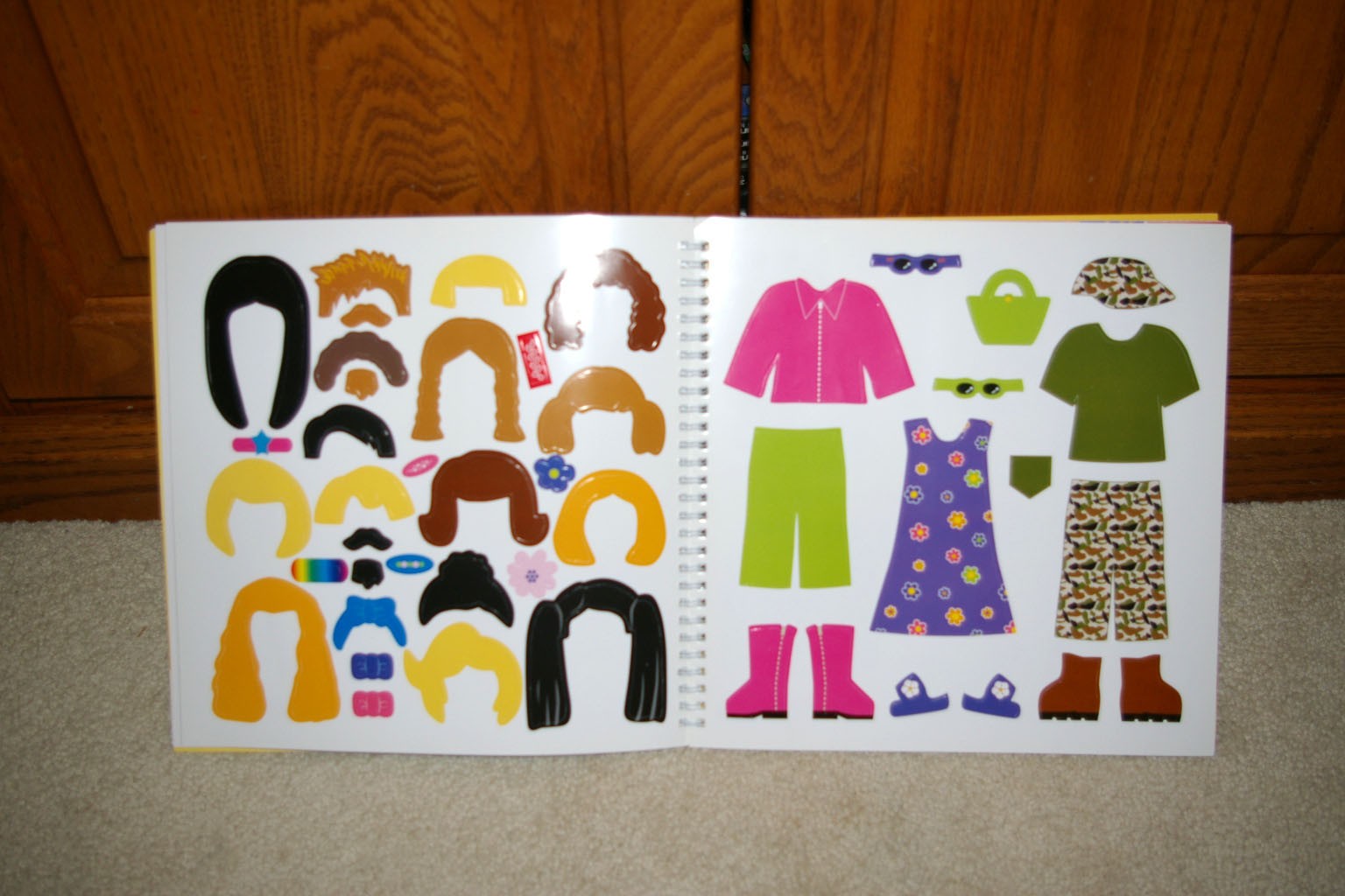 THE FABULOUS BOOK OF PAPER DOLLS by Julie Collings A Klutz Book Spiral BRAND NEW