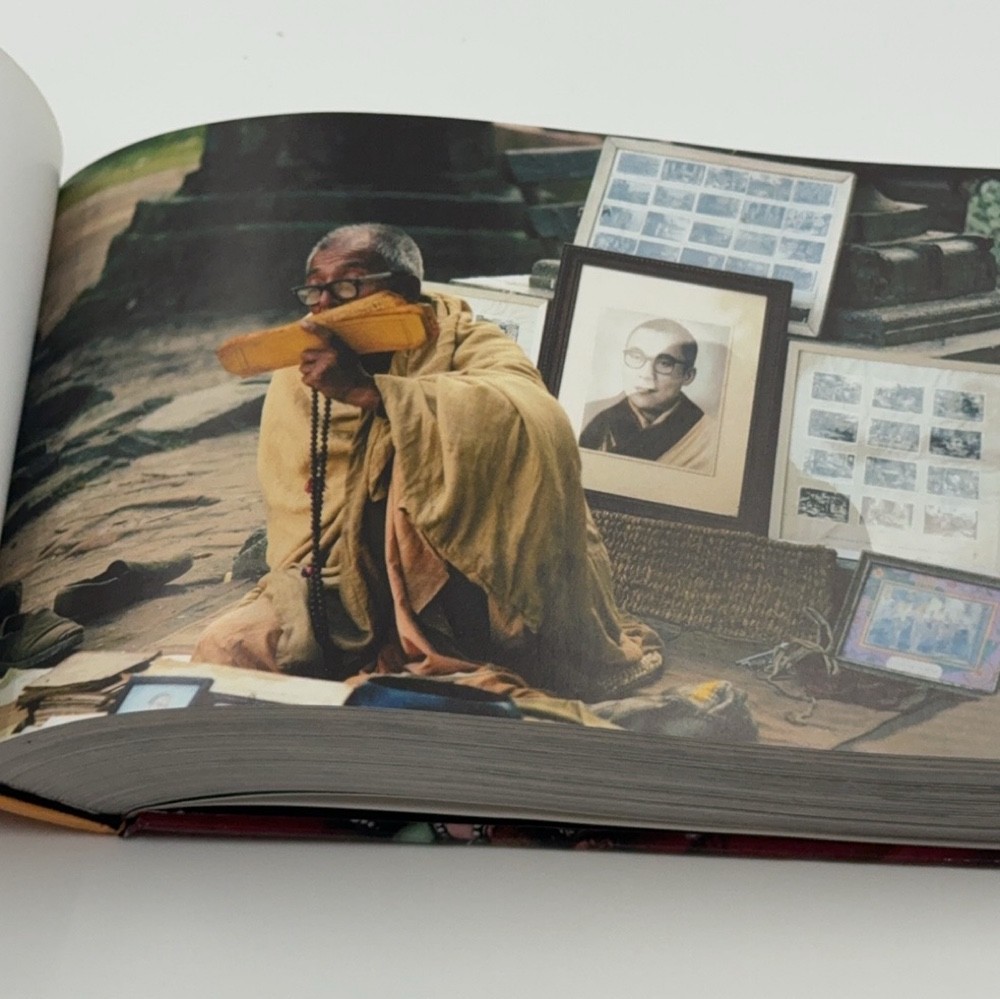 Buddhist Offerings 365 Days Danielle & Olivier Follmi Hardcover Thames & Hudson