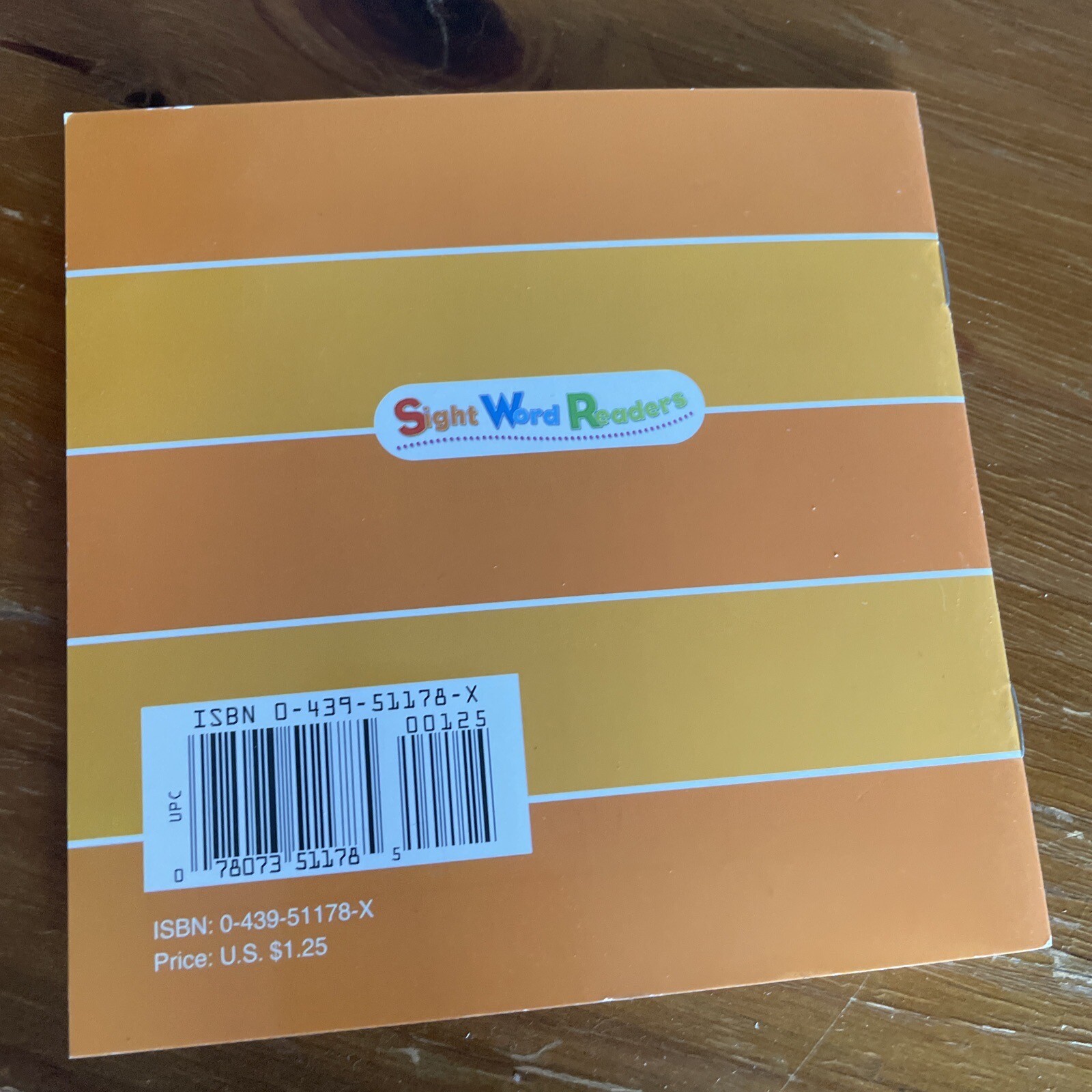 SIGHT WORD READERS. UP AND DOWN, 14 by 14CM. 043951178X