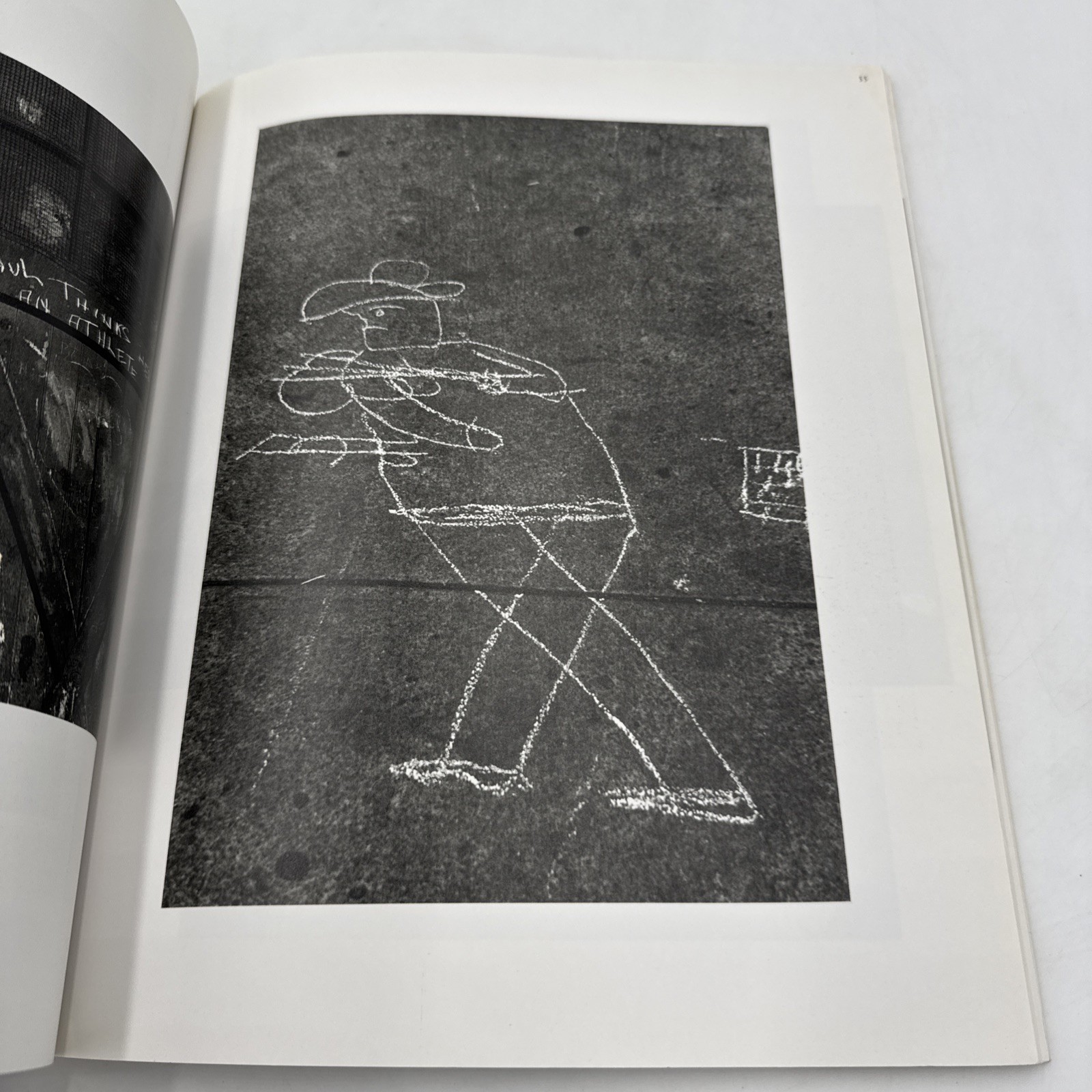 Helen Levitt In The Street 1987 1st Edition PB Chalk Drawings Messages Duke