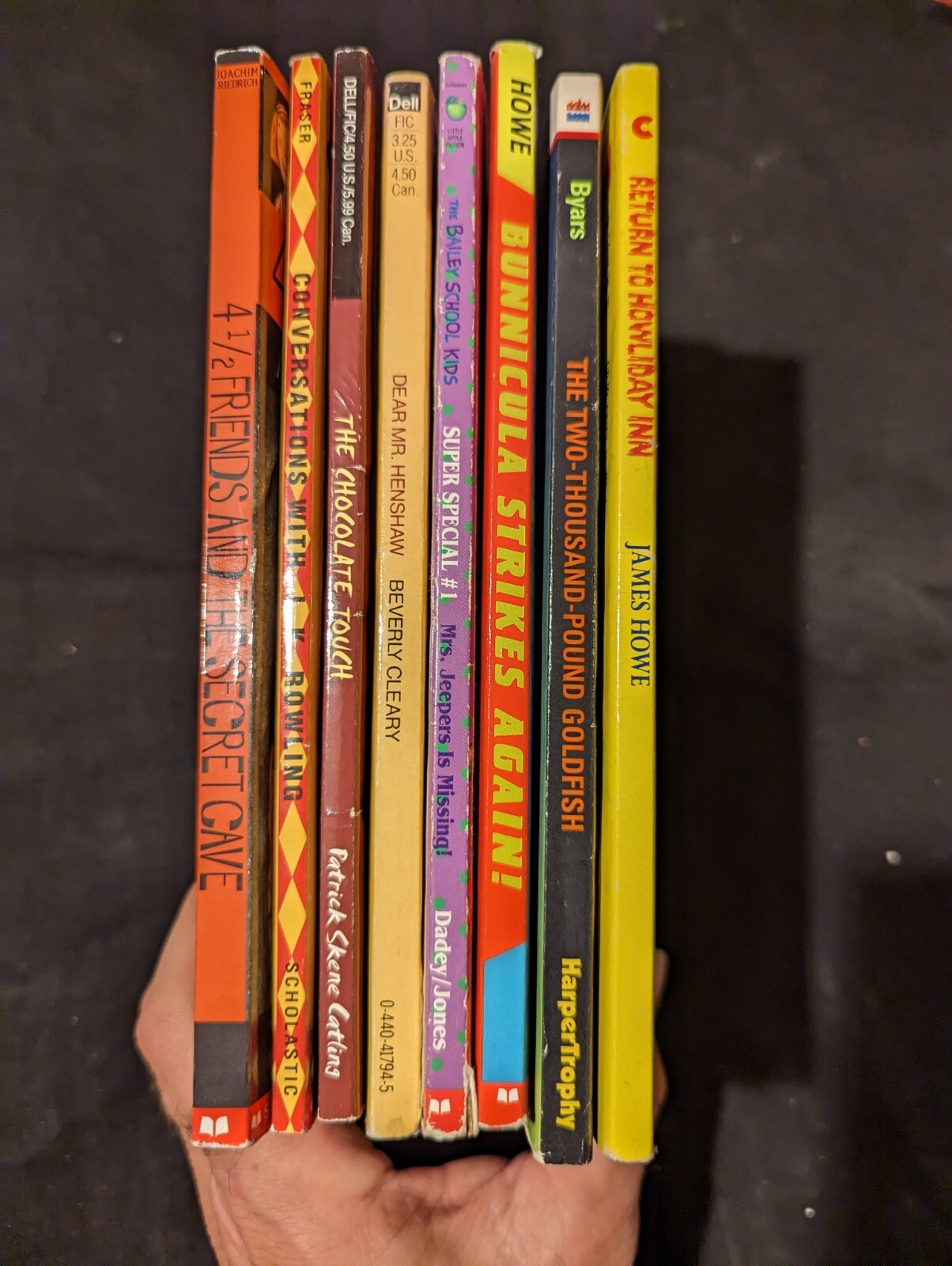 8 Book Lot Return To Howliday Inn, Bunnicula, Bailey Kids, 2000 Lb. Goldfish