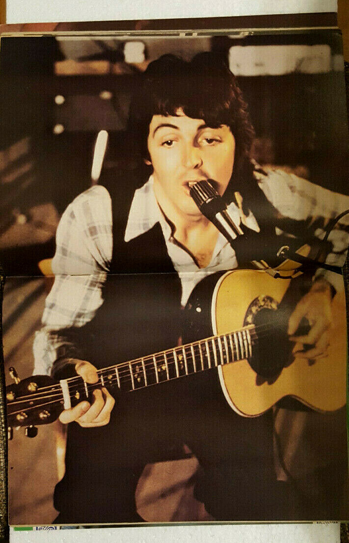 Beatles Are Back magazine 1976 B&W pics 72 pages McCartney color centerfold