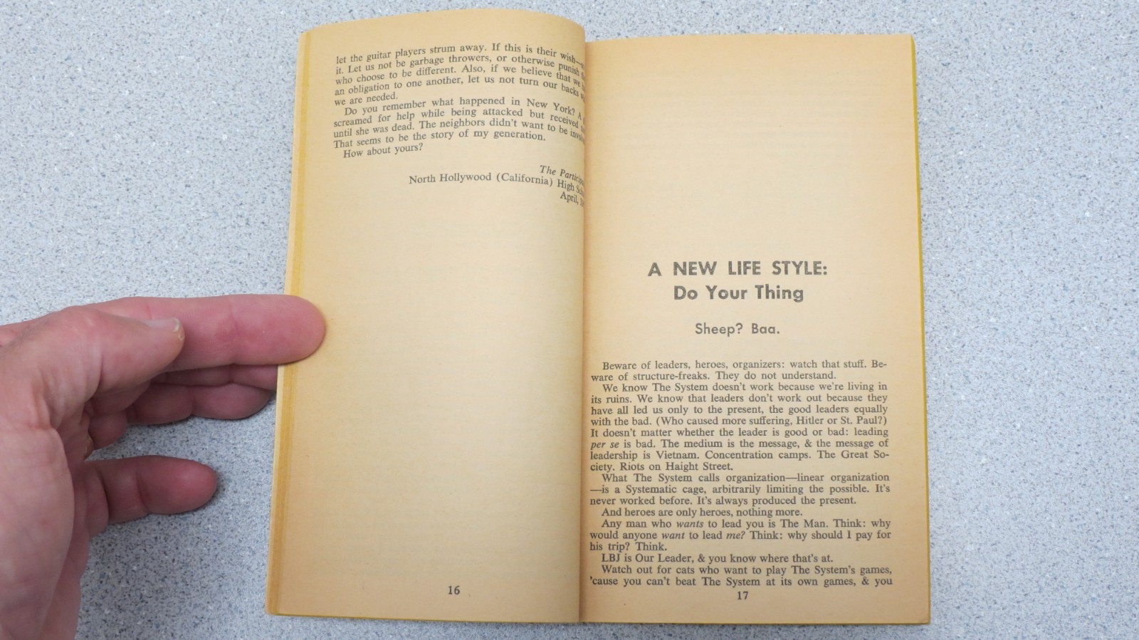 The Hippie Papers edited by Jerry Hopkins – Notes from Underground Press 1968