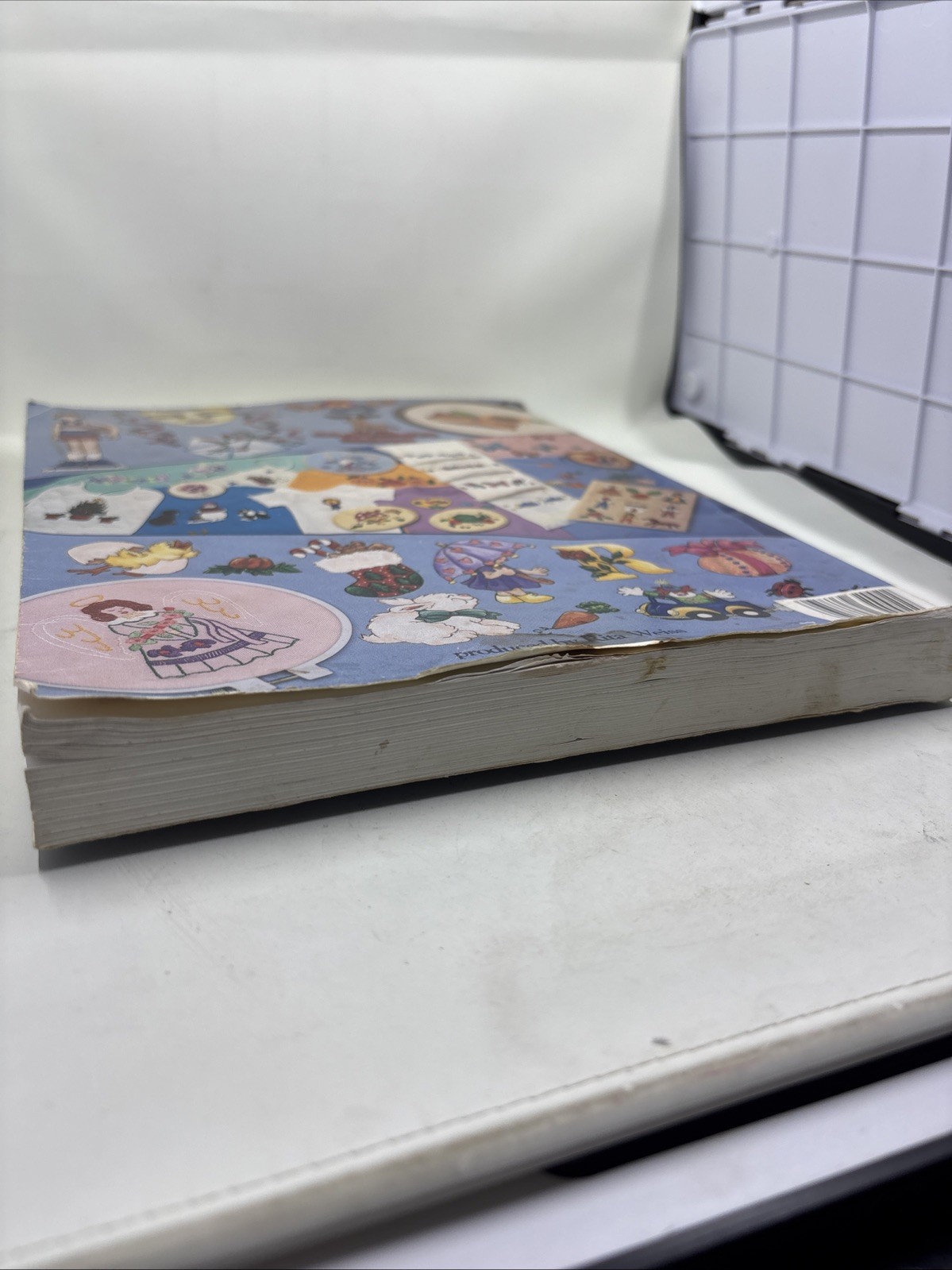 2,002 Iron-on Transfers for Painting and Embroidery