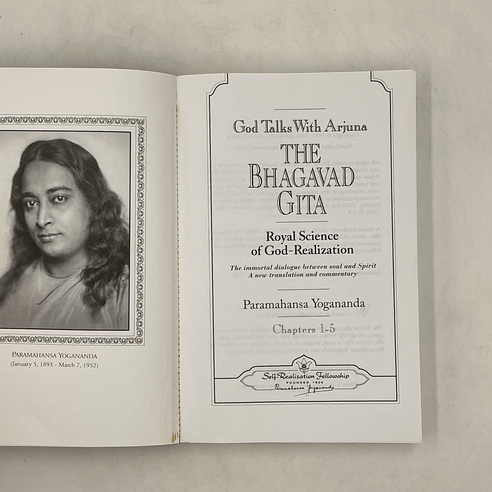 God Talks With Arjuna The Bhagavad Gita Paramahansa Yogananda Box Set 2001 Navy