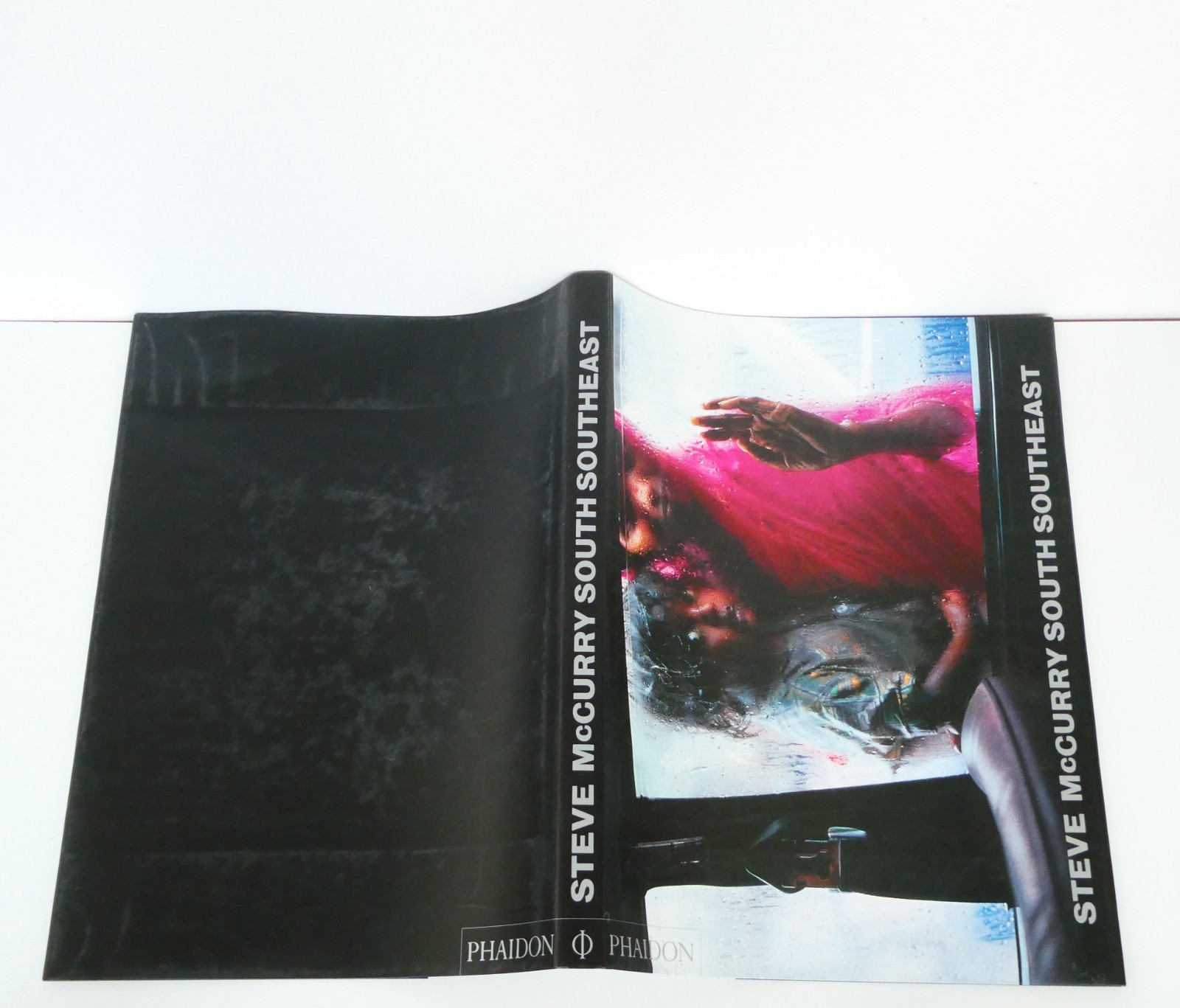 South Southeast by Steve McCurry 2000 HC DJ SIGNED Asia Photography Oversized
