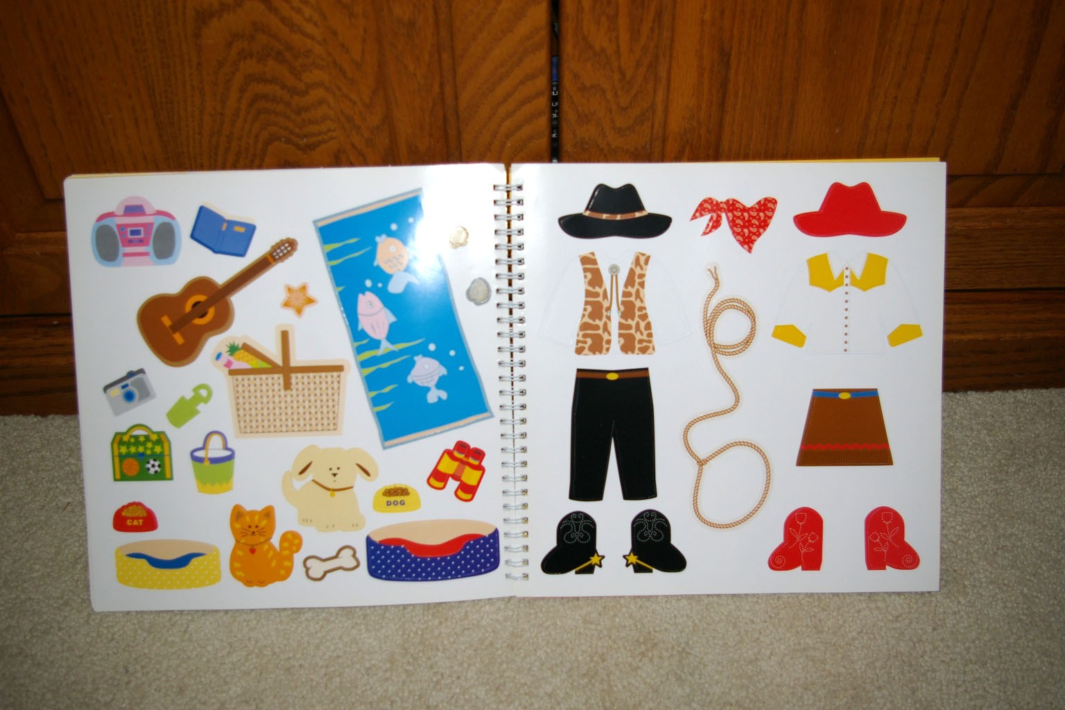 THE FABULOUS BOOK OF PAPER DOLLS by Julie Collings A Klutz Book Spiral BRAND NEW
