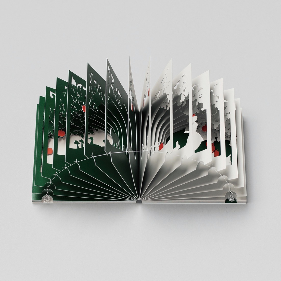 SNOW WHITE 360°BOOK 3D Gimmick Pop Up Book Yusuke Oono Seigensha