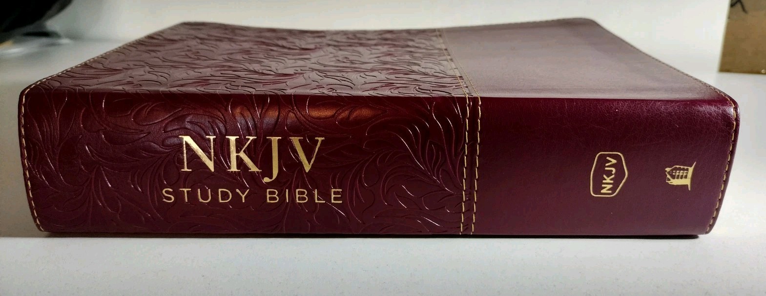 NKJV Study Bible New King James Version, Cranberry Leathersoft, Full-Color 2018