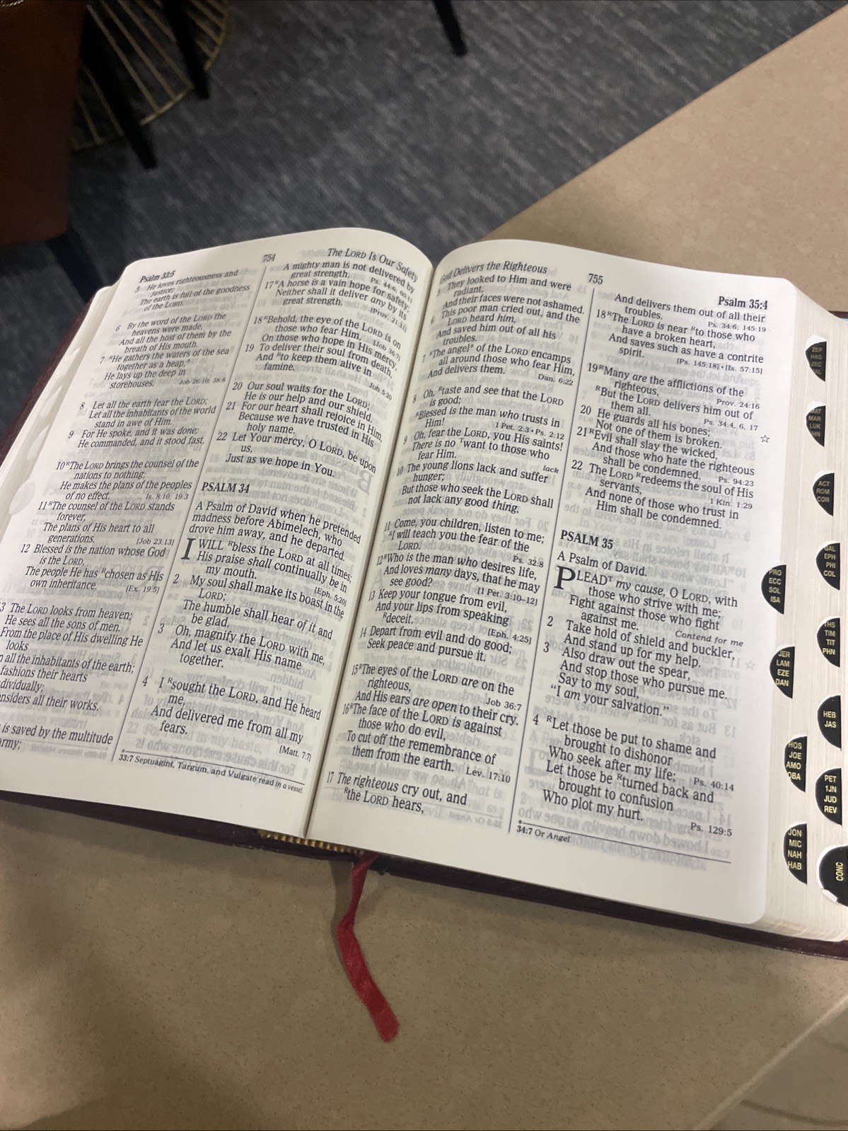 Holy Bible NKJV Giant Print Concordance Red Letter 1992 Thomas Nelson Leather