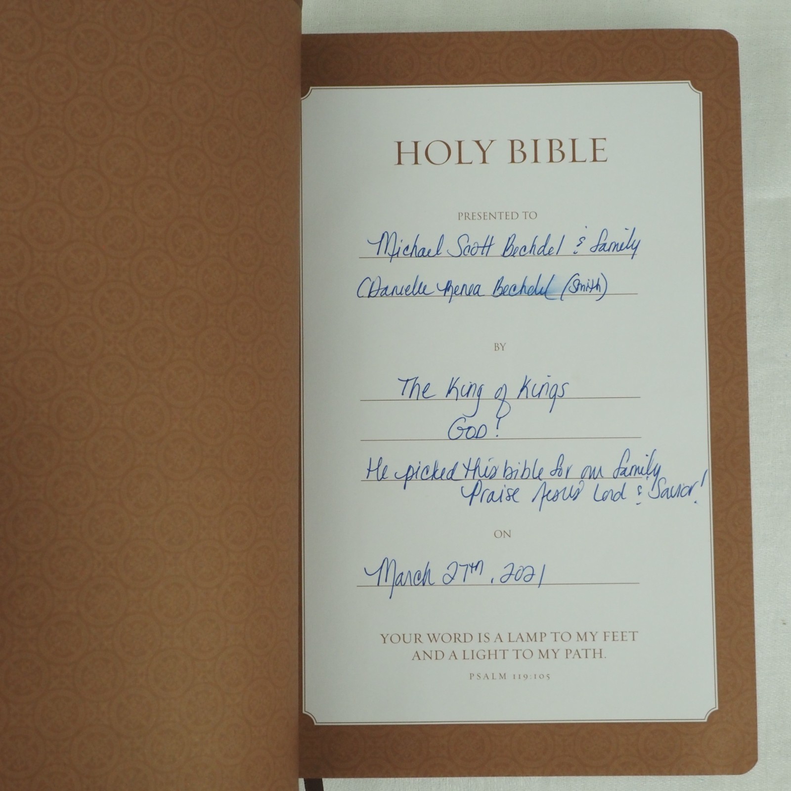 NKJV Super Giant Print Reference Holy Bible Red Letter Edition Thomas Nelson
