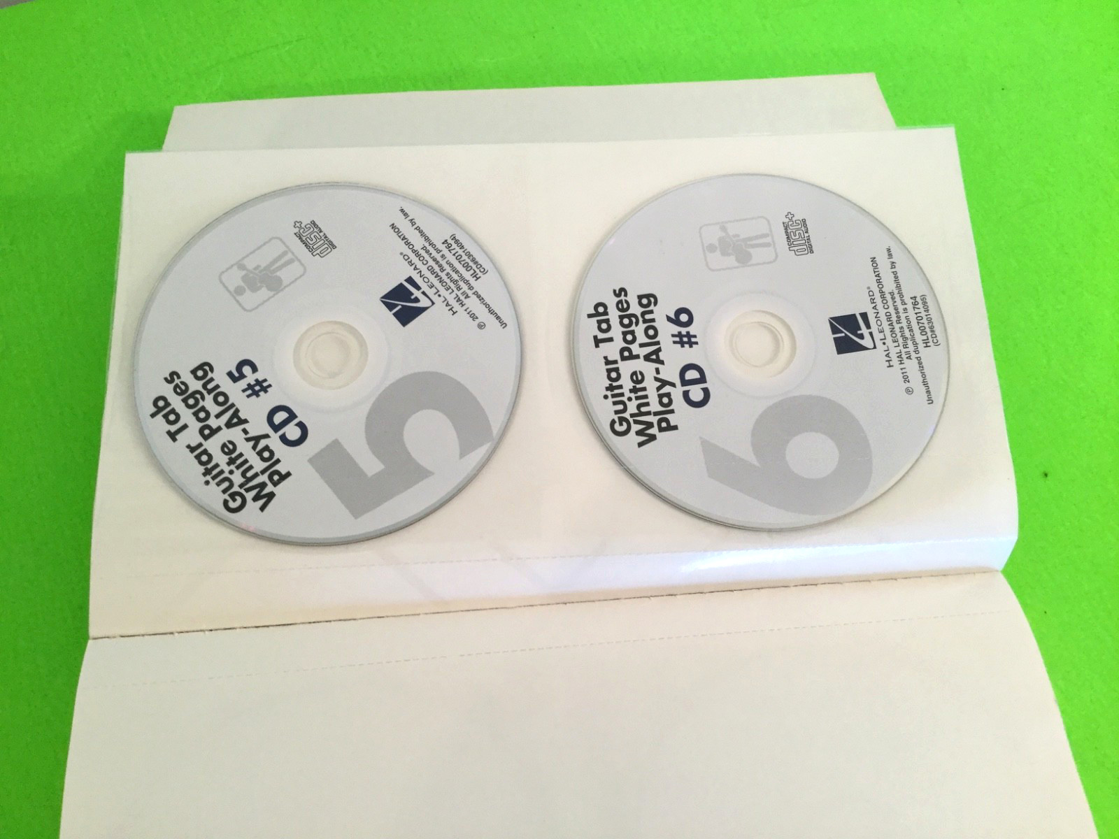 GUITAR TAB WHITE PAGES – PLAY-ALONG Hal Leonard With 6 Cds