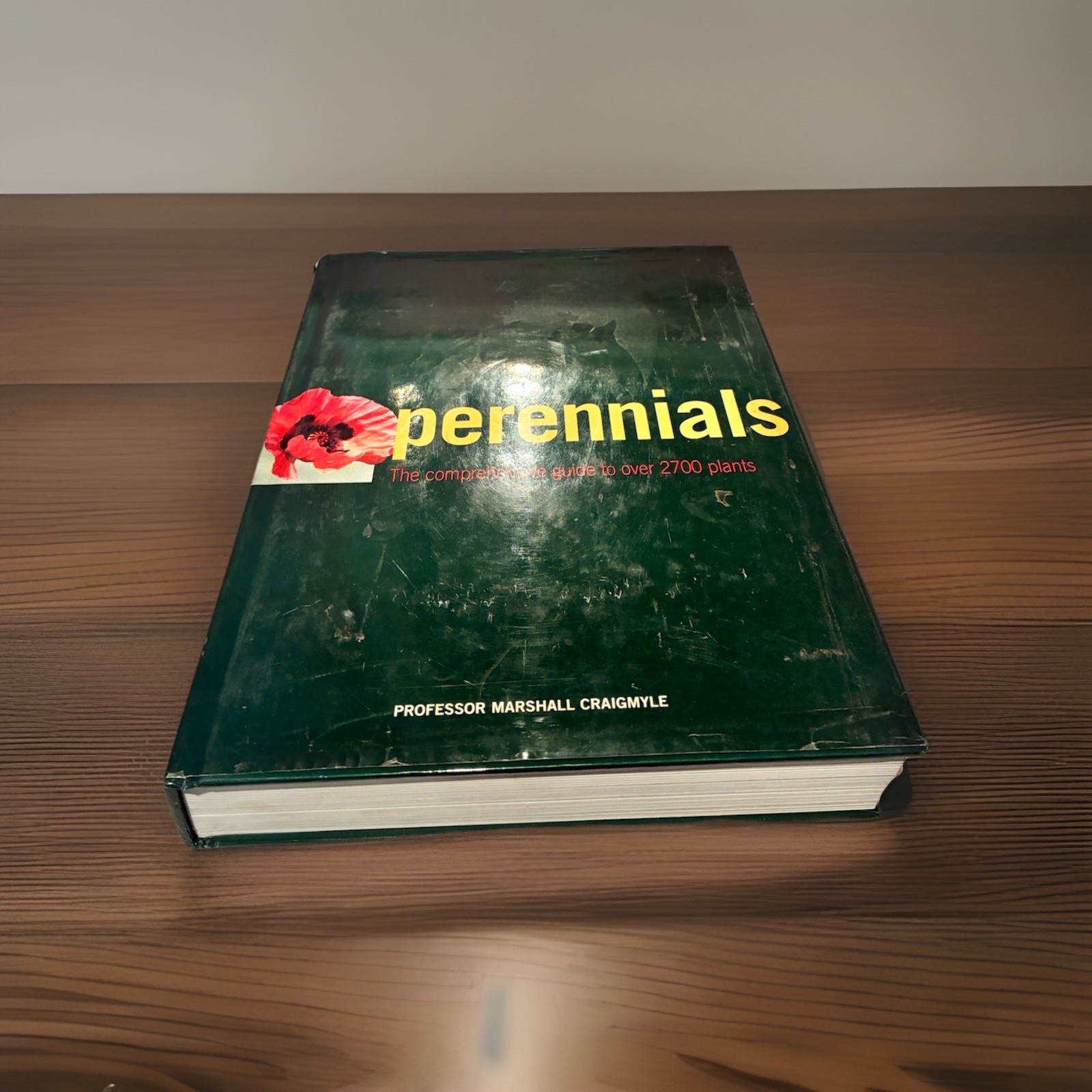 Perennials The comprehensive guide to over 2700 plants
