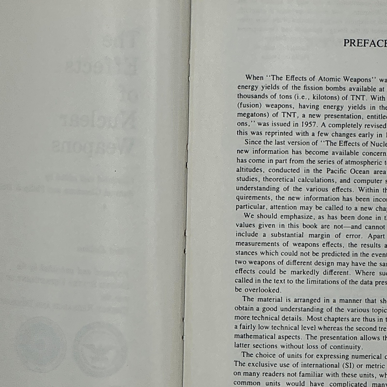 THE EFFECTS OF NUCLEAR WEAPONS Glasstone Dolan HC 1977+ Bomb Effects Computer M7