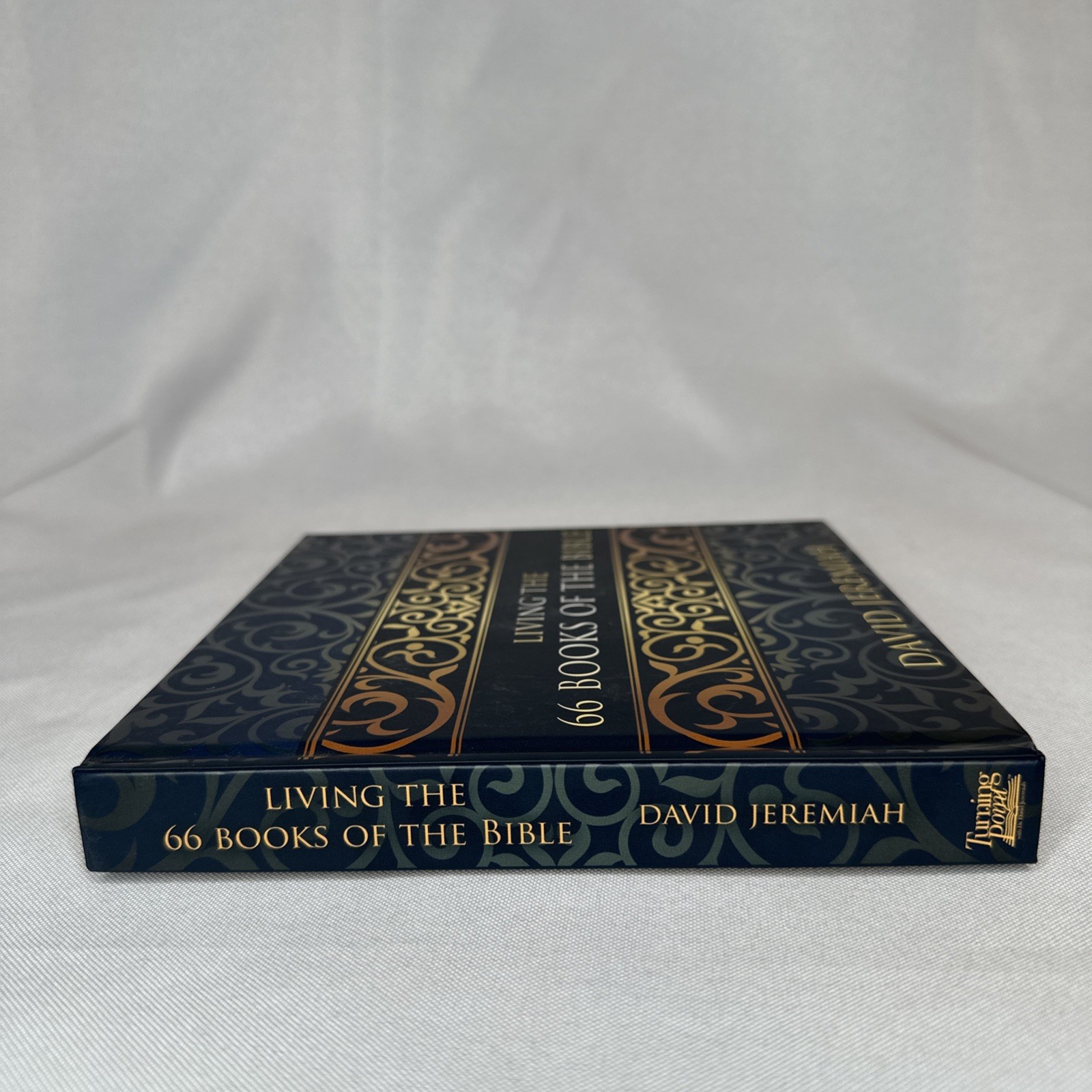 Living The 66 Books Of The Bible By Dr. David Jeremiah Hardcover