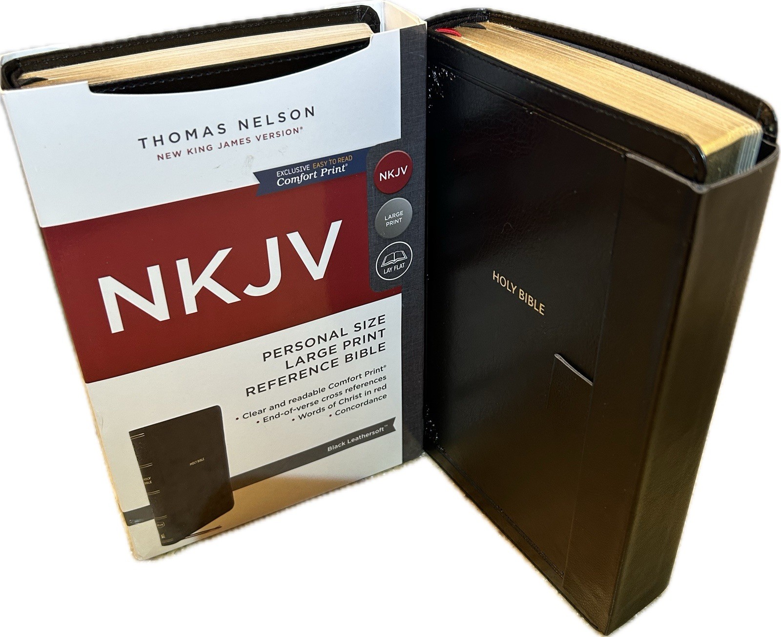 MAGNETIC CLOSURE NKJV LARGE PRINT(10.5pt) Personal Size Black Leathersoft Bible