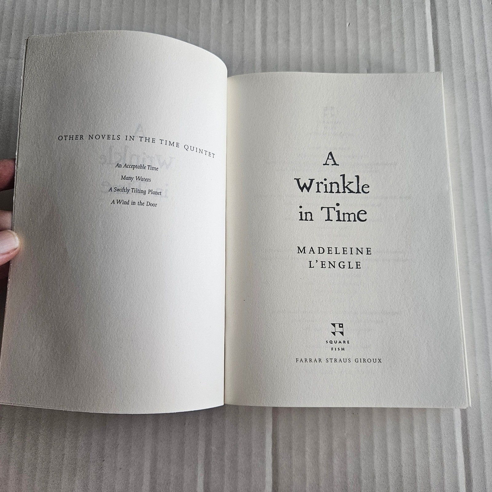 A Wrinkle in Time Madeleine L’Engle Paperback Newbery Medal 9780312367541