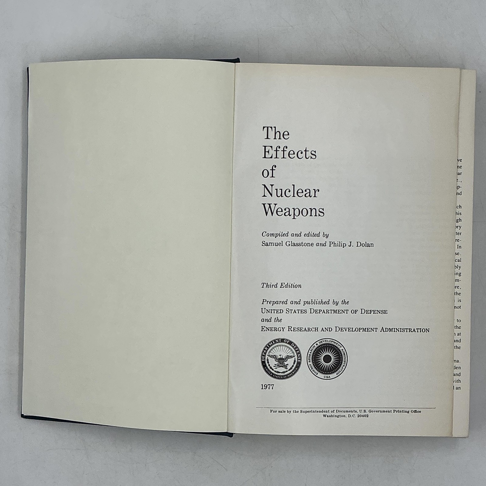 THE EFFECTS OF NUCLEAR WEAPONS Glasstone Dolan HC 1977+ Bomb Effects Computer M7
