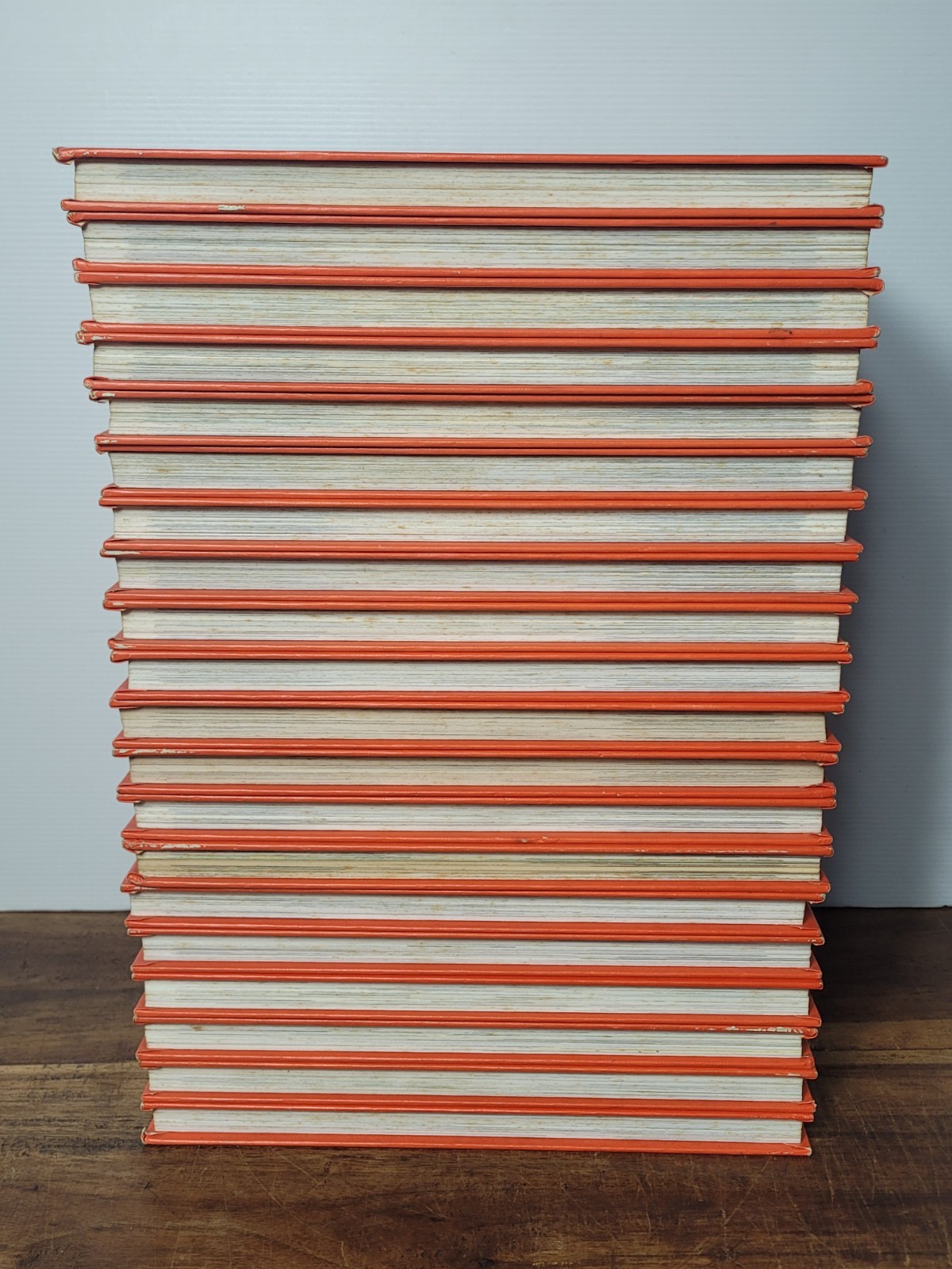 YOUNG STUDENTS ENCYCLOPEDIA (20 VOLUME SET) BY Funk & Wagnalls HARDCOVER 1972/73