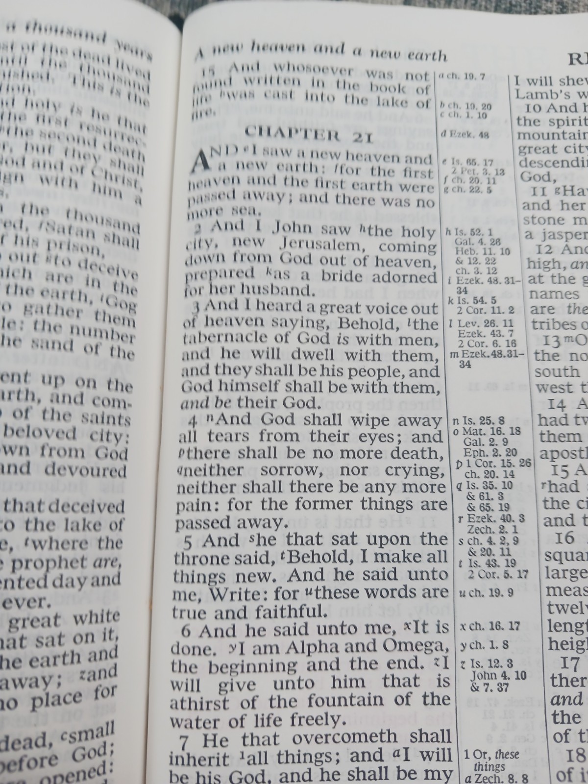 Holy Bible: Authorized King James Version (Zondervan, Concordance, Red) Pre-Own