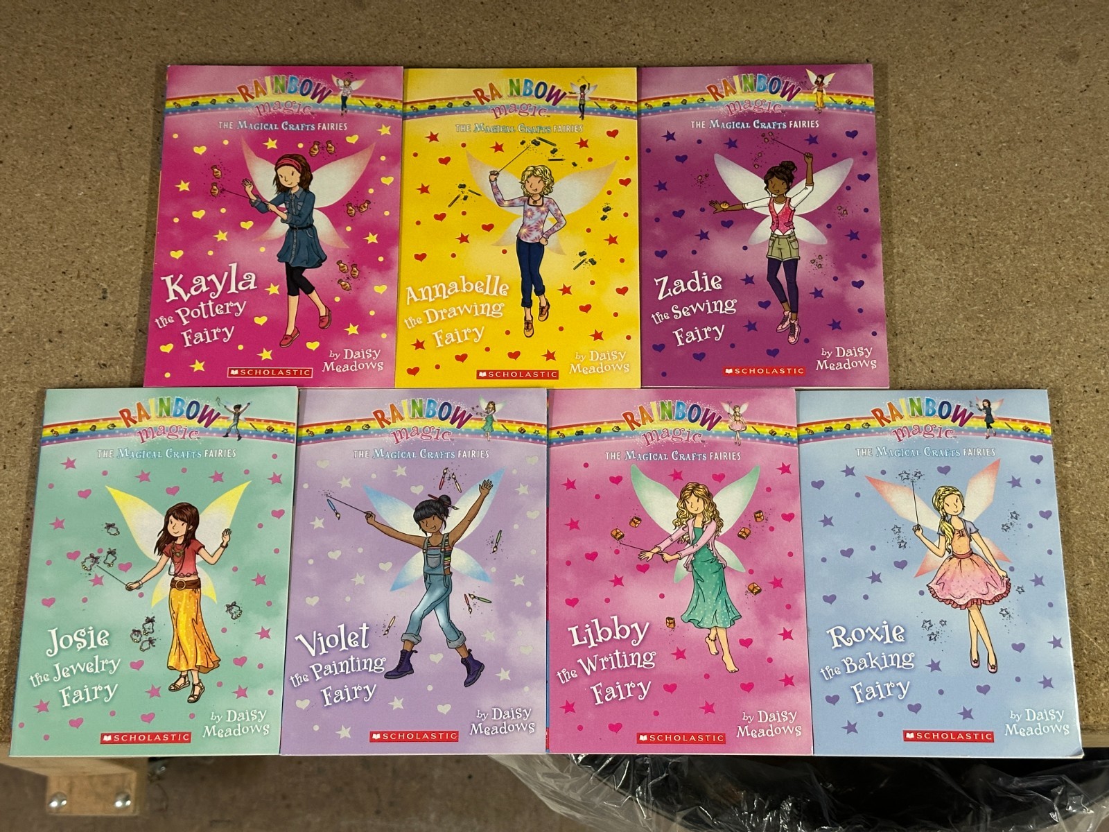 Daisy Meadows : Complete 1-7 Set Rainbow Magic Paperback Books – Good