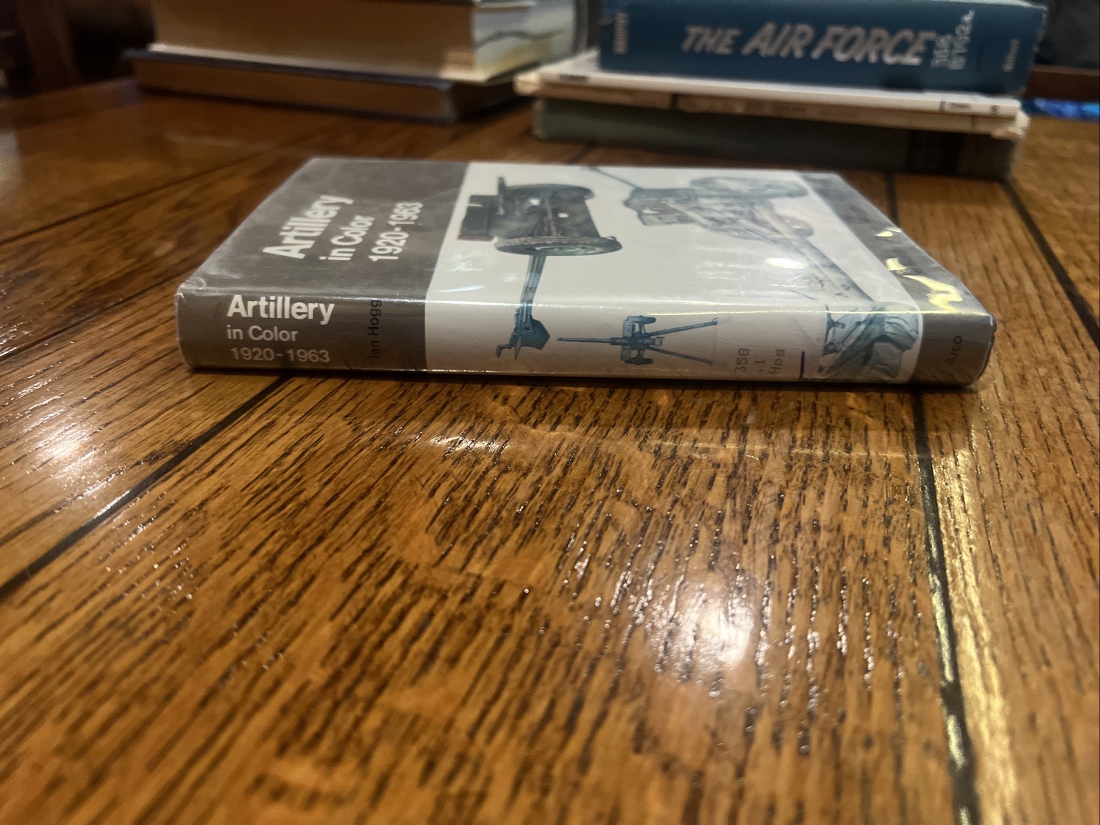 Artillery in Color, 1920-1963 by Ian V. Hogg 1980 HCDJ