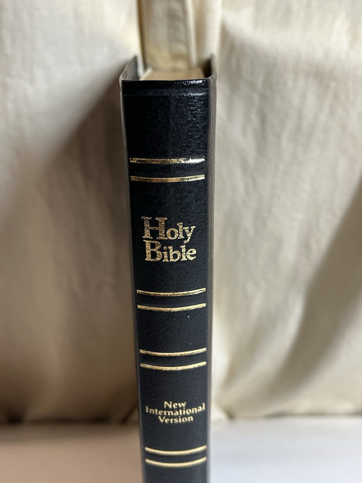 Broadman & Holman Ultrathin Indexed Reference Bible NIV 1986 Black In Box