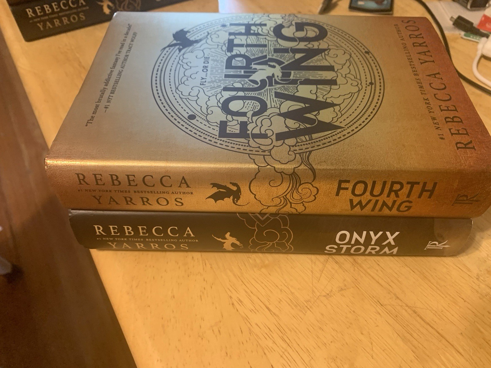 Fourth Wing & Onyx Storm Sprayed Edges Rebecca Yarros