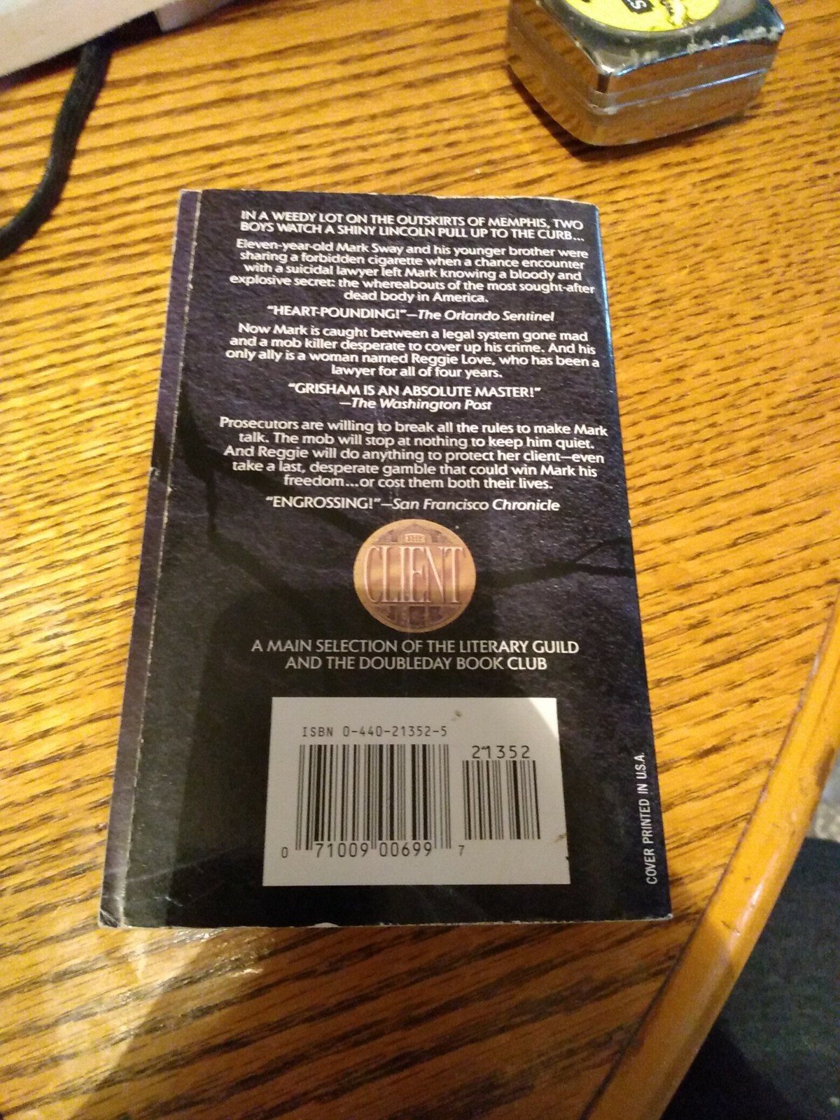 The Client by John Grisham set of 2 (cm)