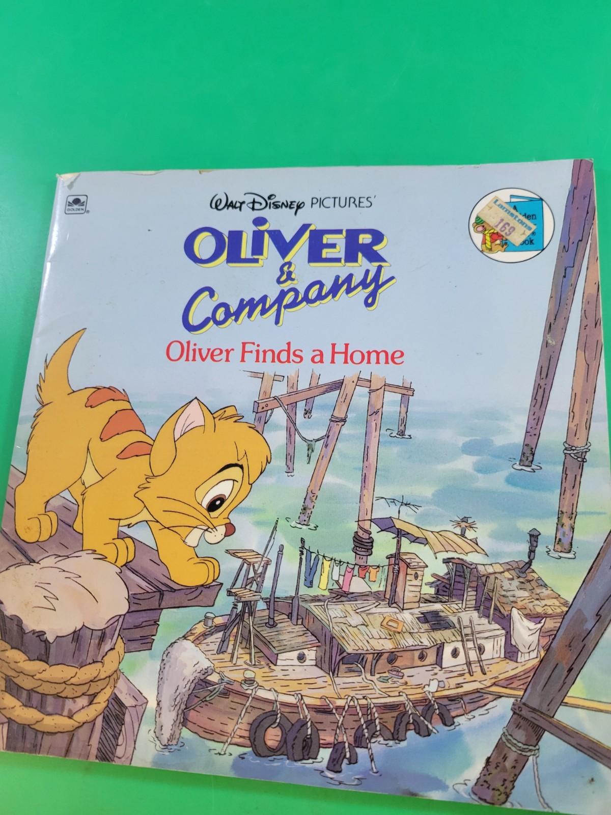 Oliver and Company: Oliver Finds a Home – Paperback (Walt Disney)