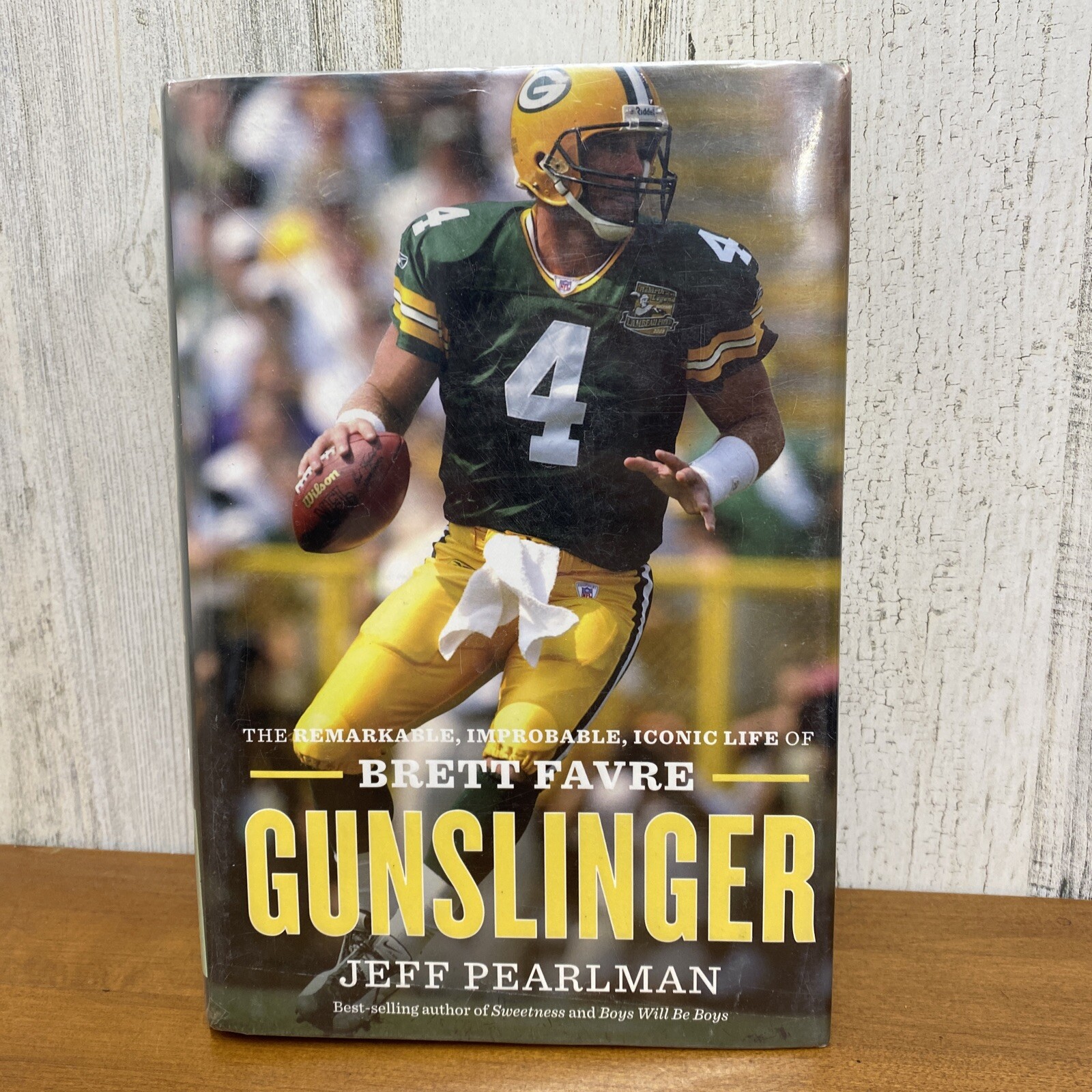 Brett Favre „Gunslinger“ hard cover book 2016 / 383 pages /