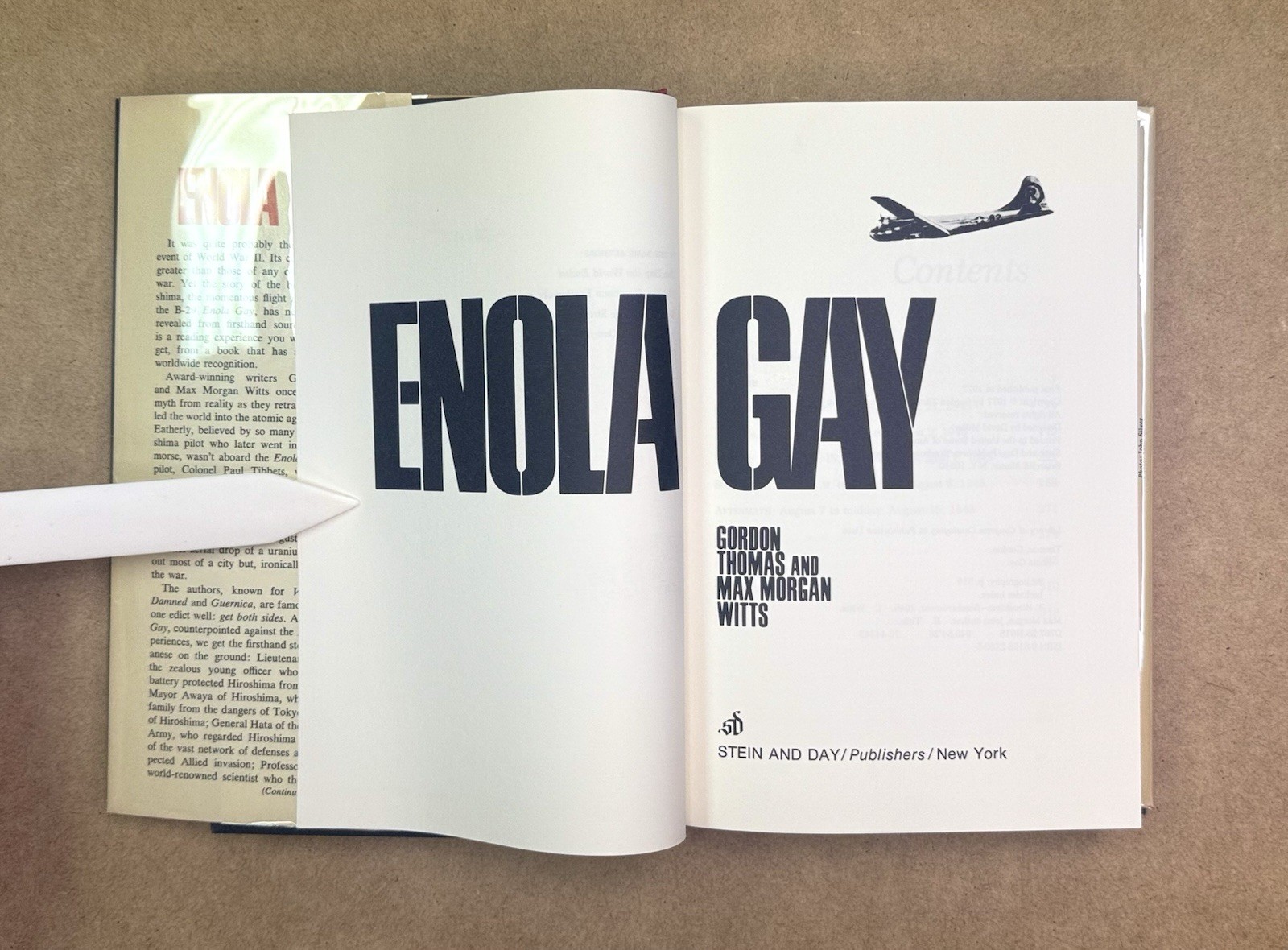 Enola Gay 1st Edition by Thomas & Witts 1977 HCDJVG+Mylar Jacket Cover
