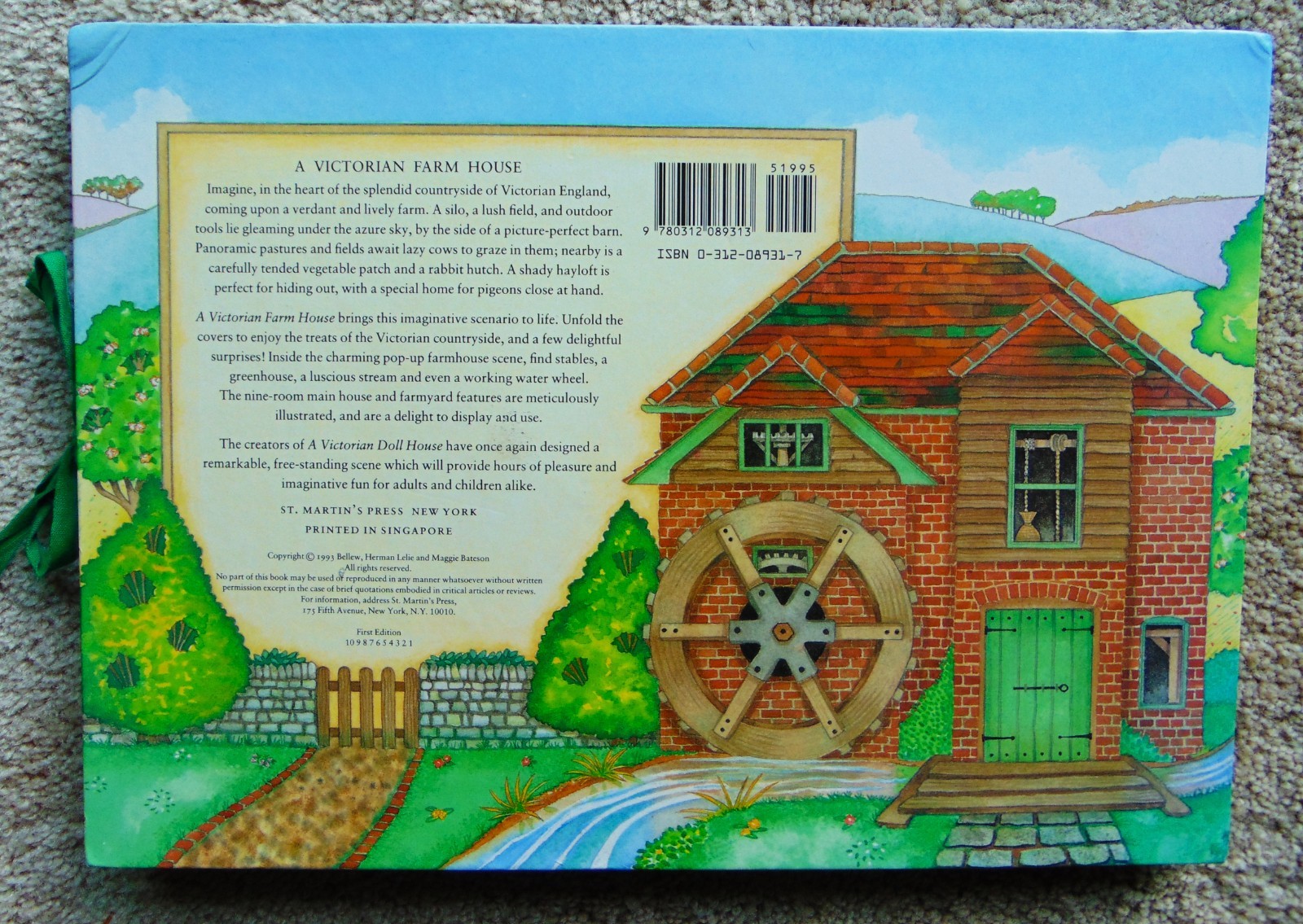 VINTAGE 1993 ~ A VICTORIAN FARM HOUSE~HARDBACK POPUP BOOK ~ by Bateson & Lelie