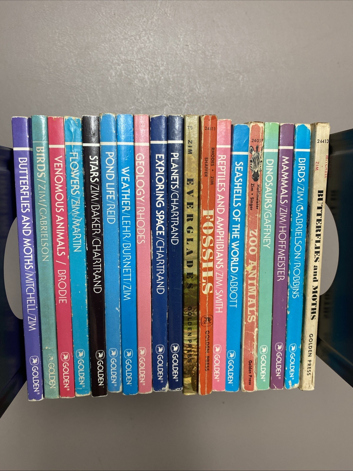 Lot of 19 Vintage „A Golden Nature Guide“ books – Illustrated In Color