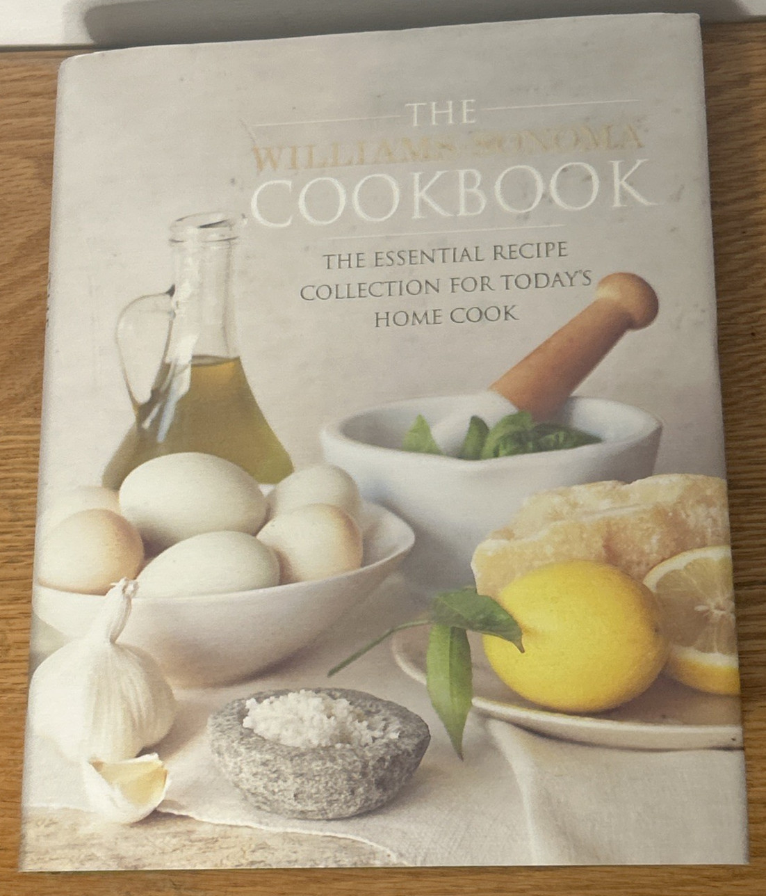 The Williams-Sonoma Cookbook: The Essential Recipe Collection Home~Classic Gift