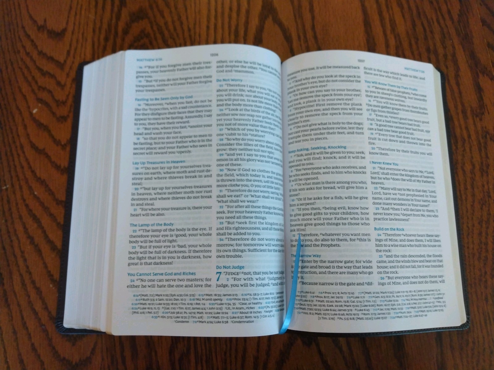 NKJV Reference Bible LARGE PRINT Retail~$109.99~ Brown Genuine Leather Ribbed