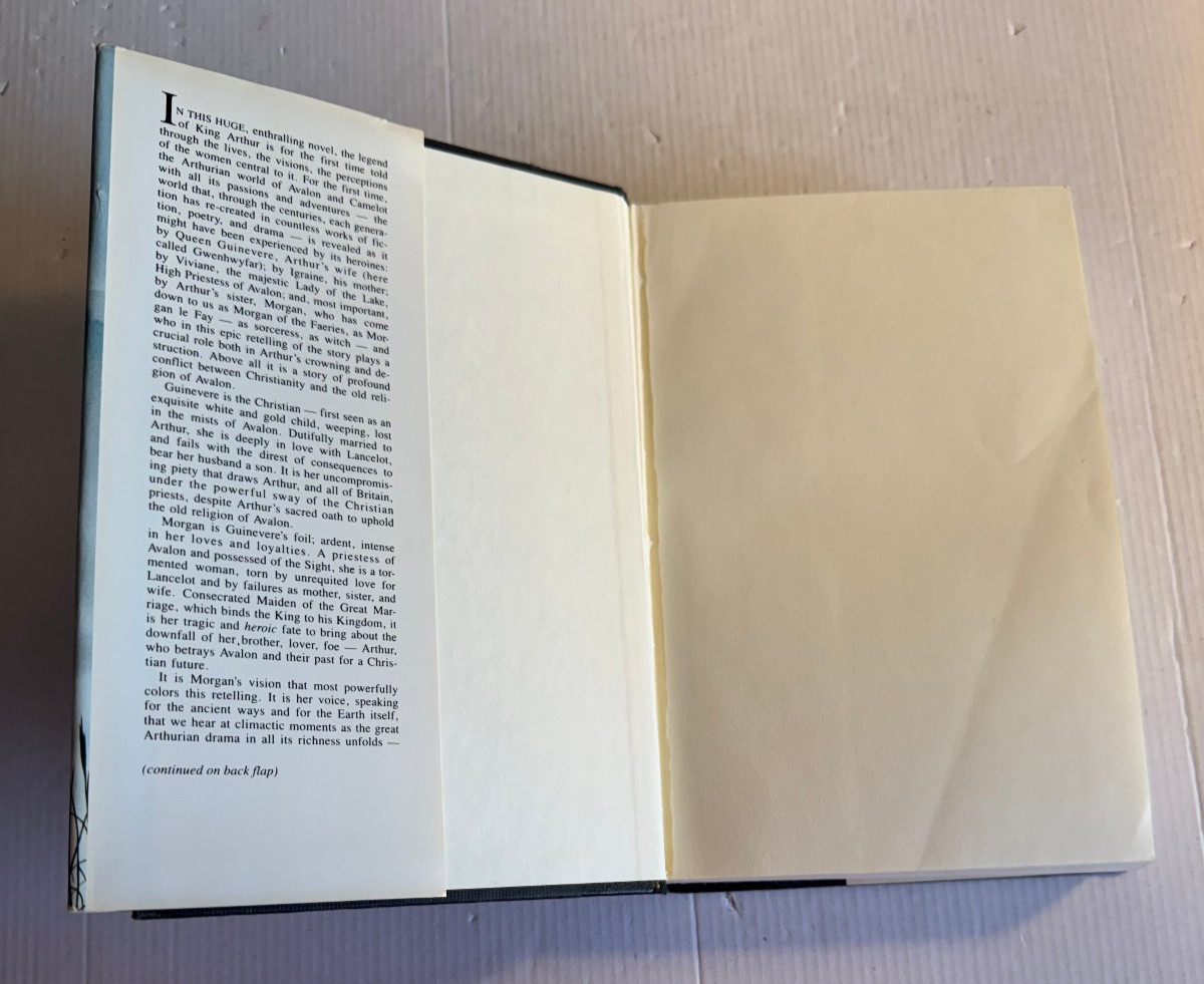 Mists of Avalon Marion Zimmer Bradley HCDJ Very Good Alfred A Knopf 1982
