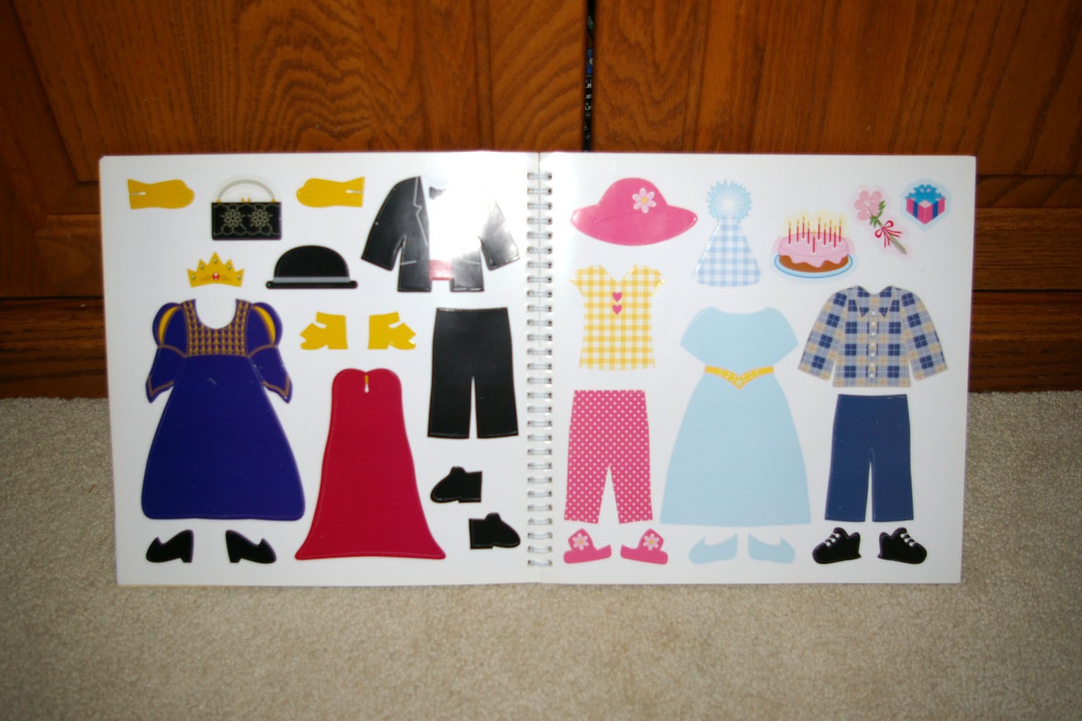 THE FABULOUS BOOK OF PAPER DOLLS by Julie Collings A Klutz Book Spiral BRAND NEW