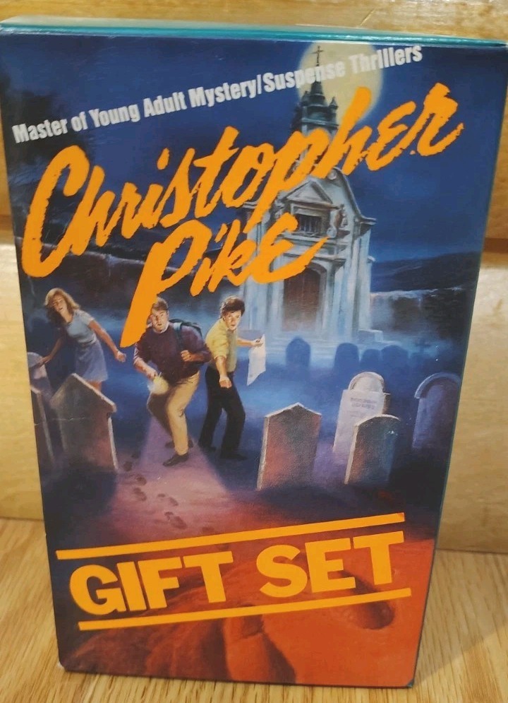 CHRISTOPHER PIKE 25 DIFFERENT BOOKS SPOOKSVILLE 1ST PRINTINGS BOX SET YA HORROR