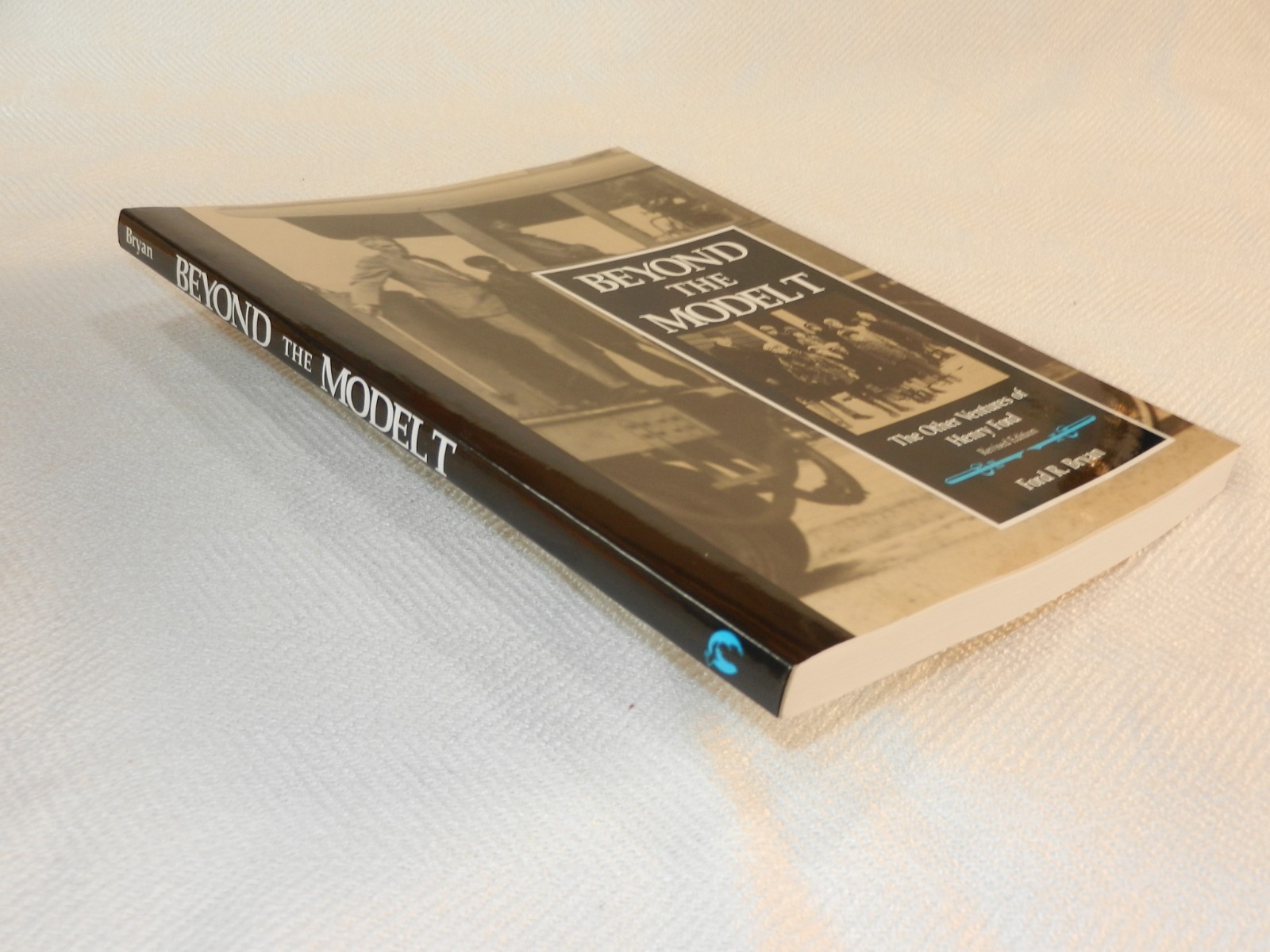 MICHIGAN „BEYOND THE MODEL T: THE OTHER VENTURES OF HENRY FORD“ 200 Photos