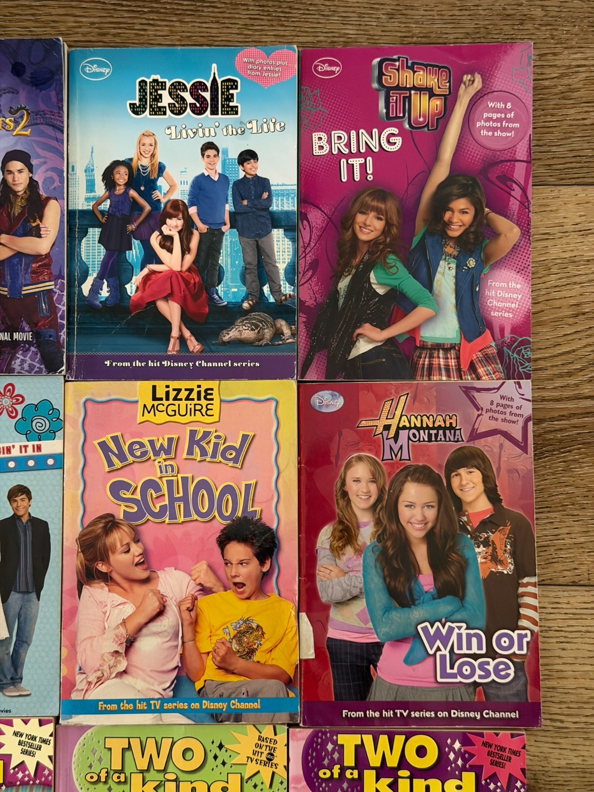 Disney Girls Book Lot 16 Descendants Hannah Montana HSM Jessie Fairies