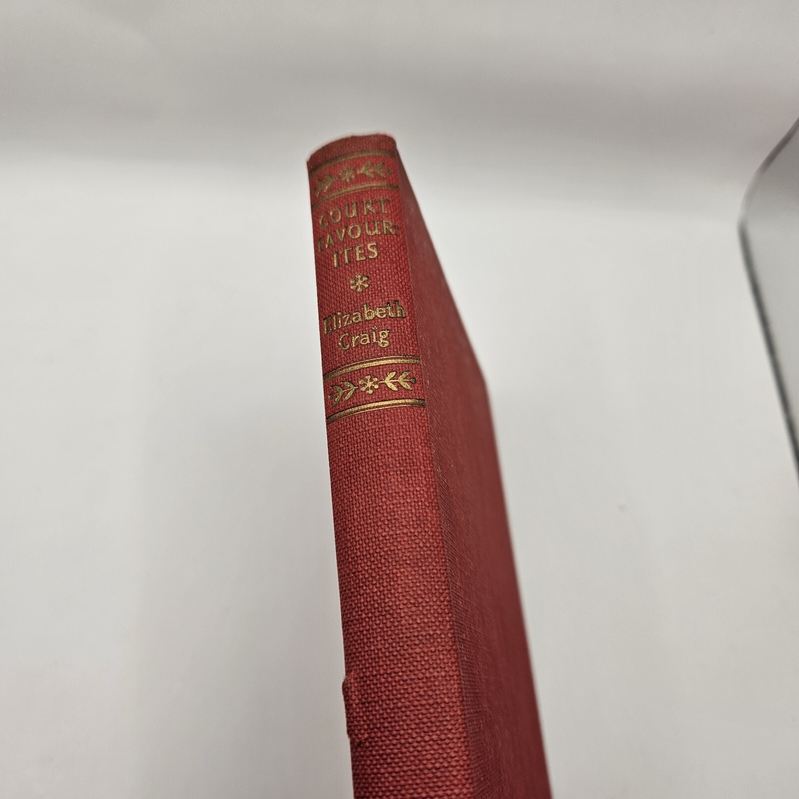 Court Favourites By Elizabeth Craig 1953 DJ HB Andre Deutsch